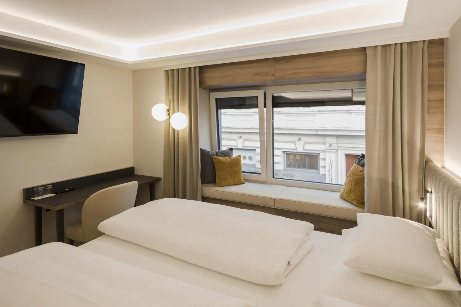 Photo of the whole room, Bed in Hotel Schwarzer Bär