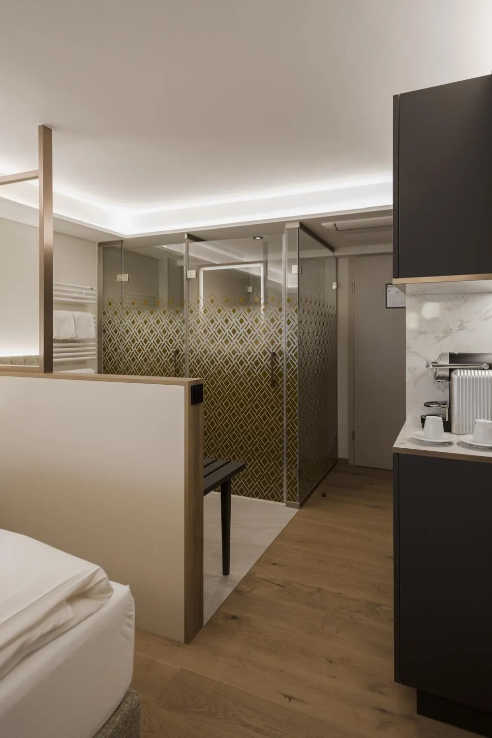 Photo of the whole room, Bed in Hotel Schwarzer Bär