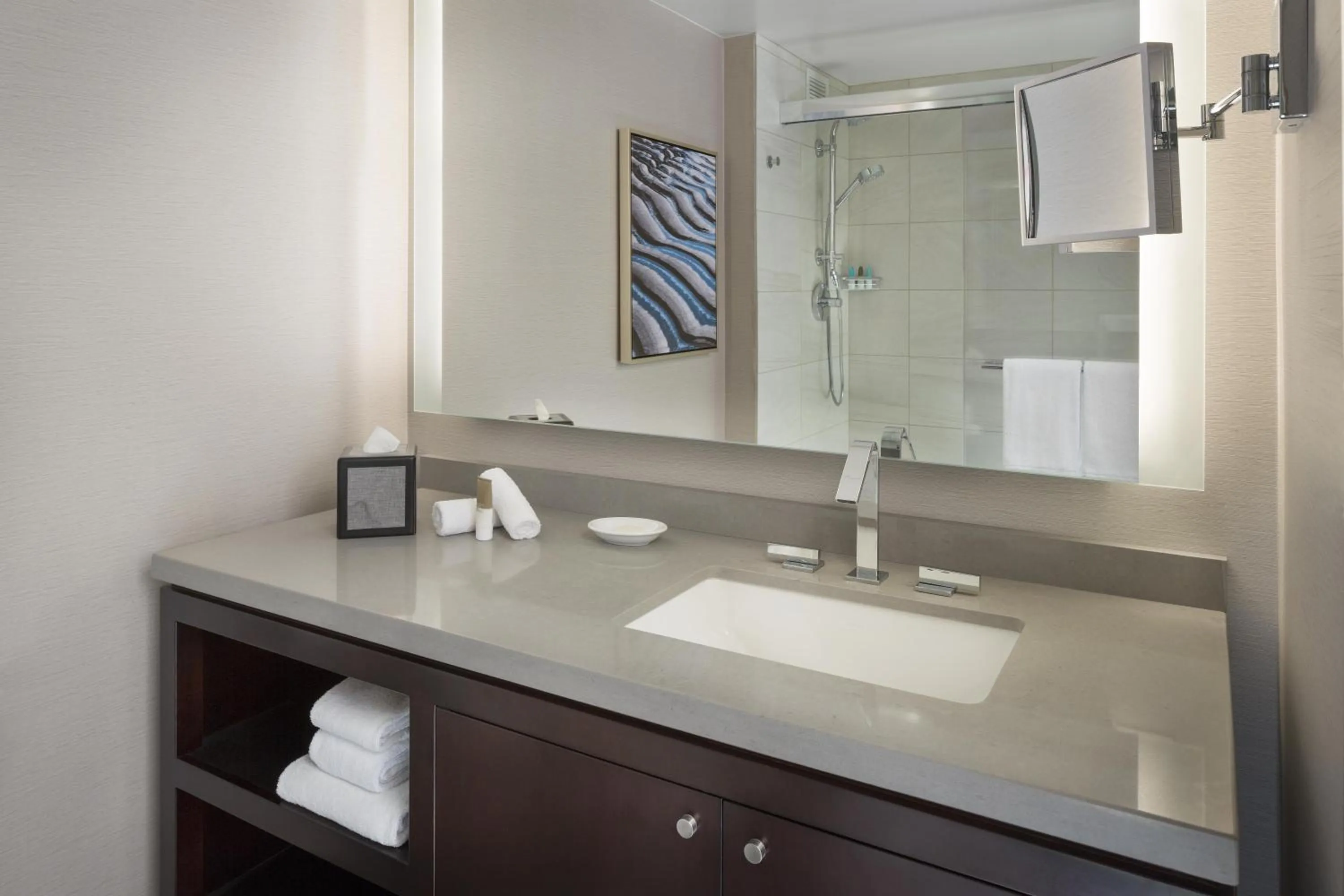 Bathroom in Hyatt Regency San Francisco Airport