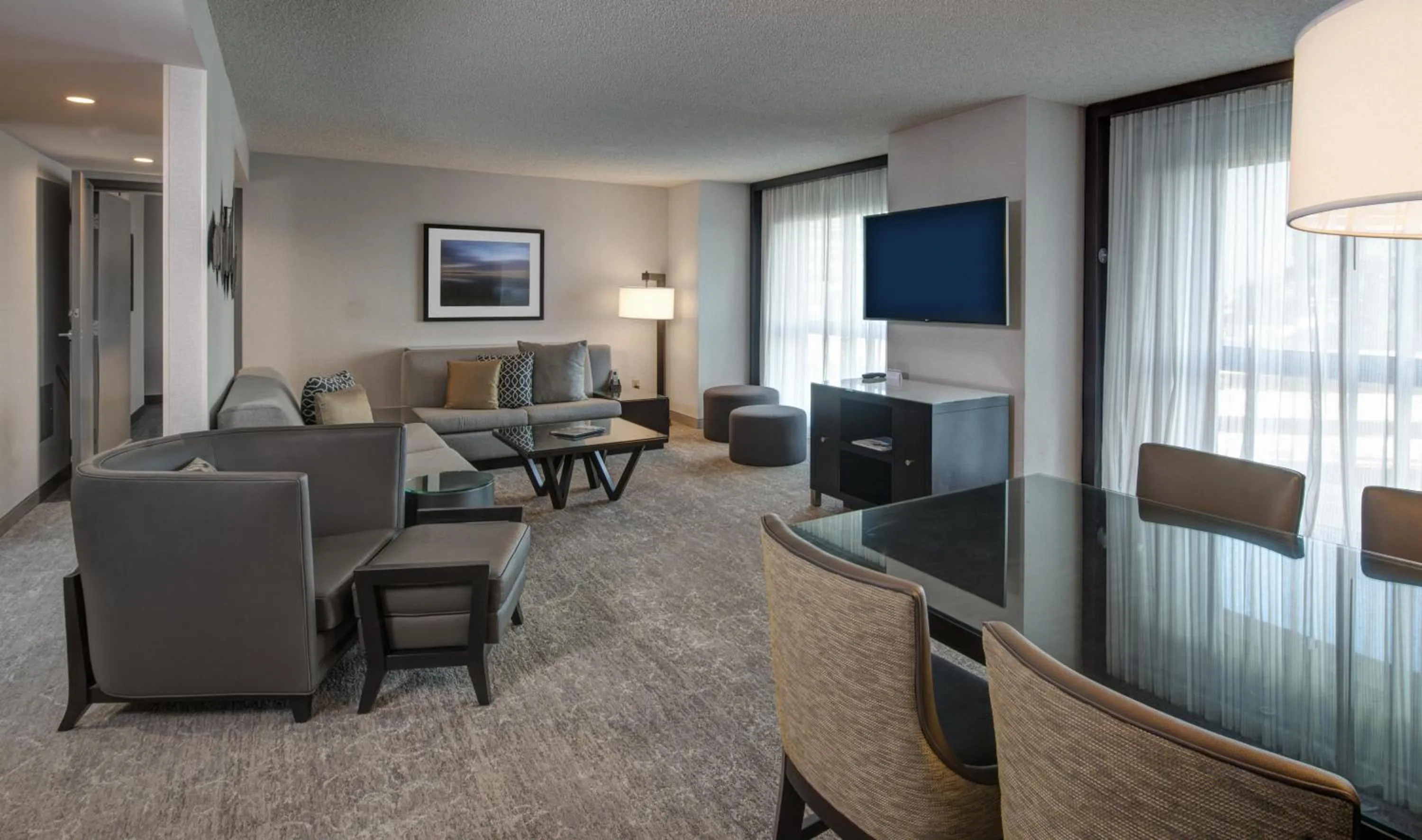 Photo of the whole room in Hyatt Regency San Francisco Airport