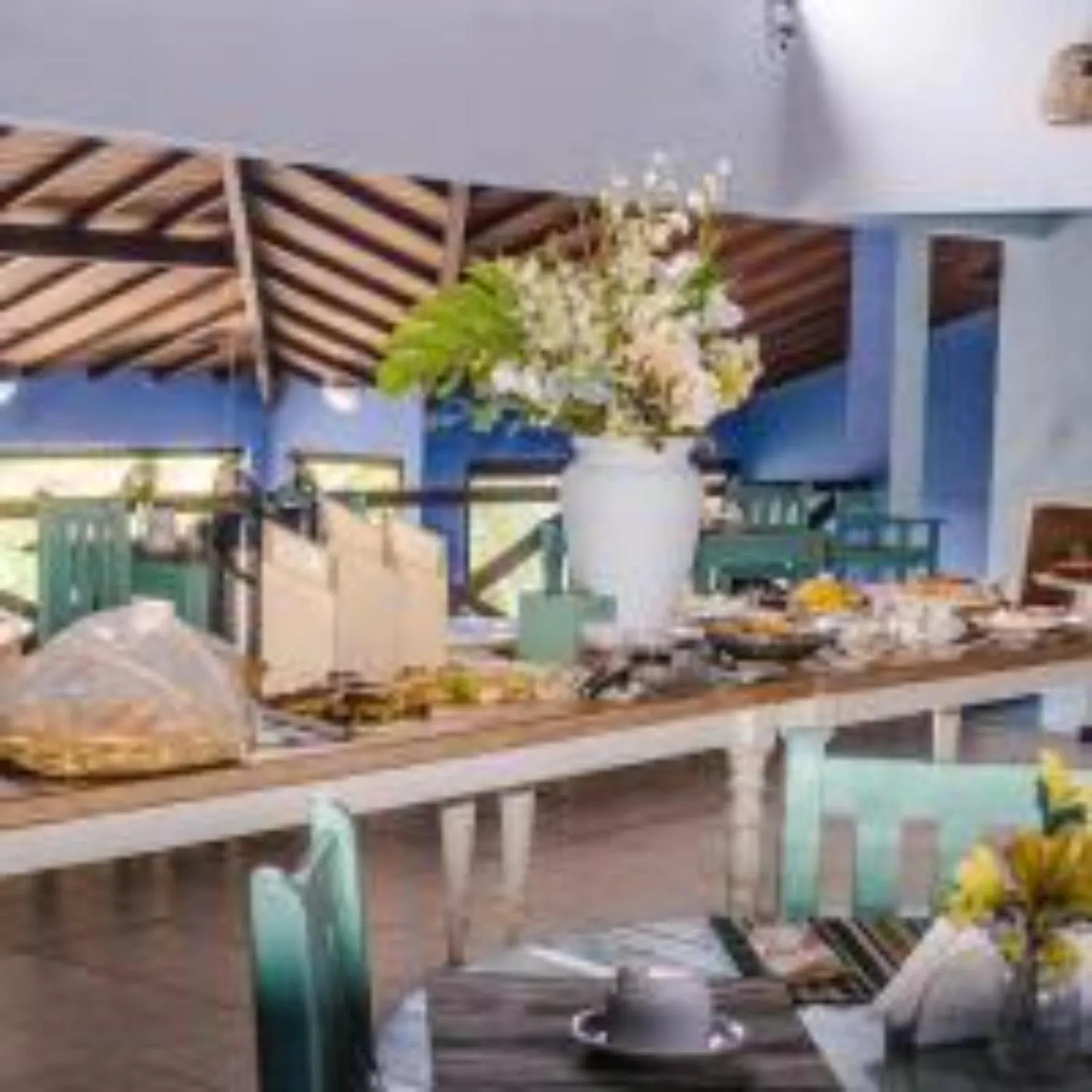 Buffet breakfast in Pousada Amancay