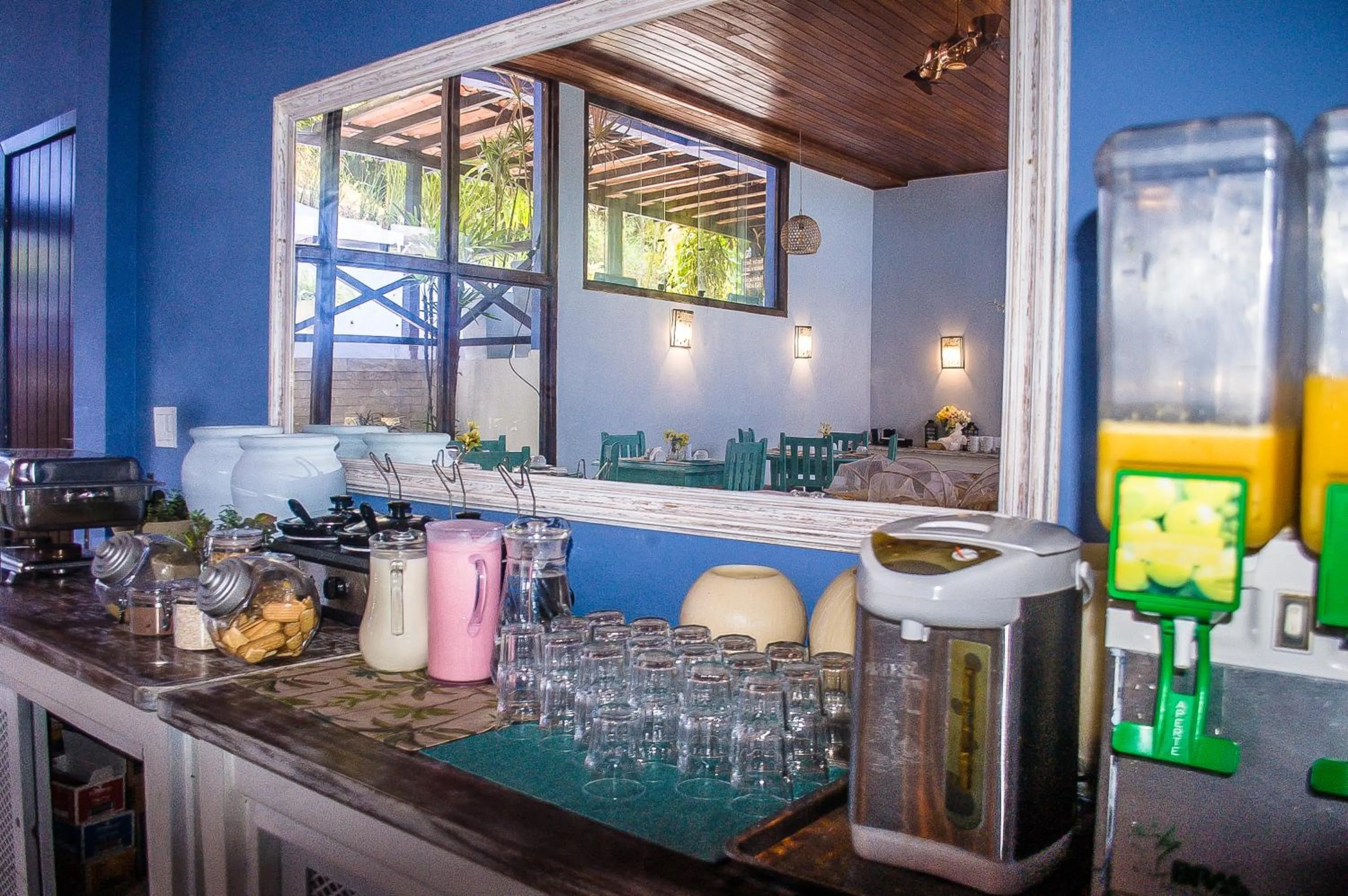 Buffet breakfast in Pousada Amancay