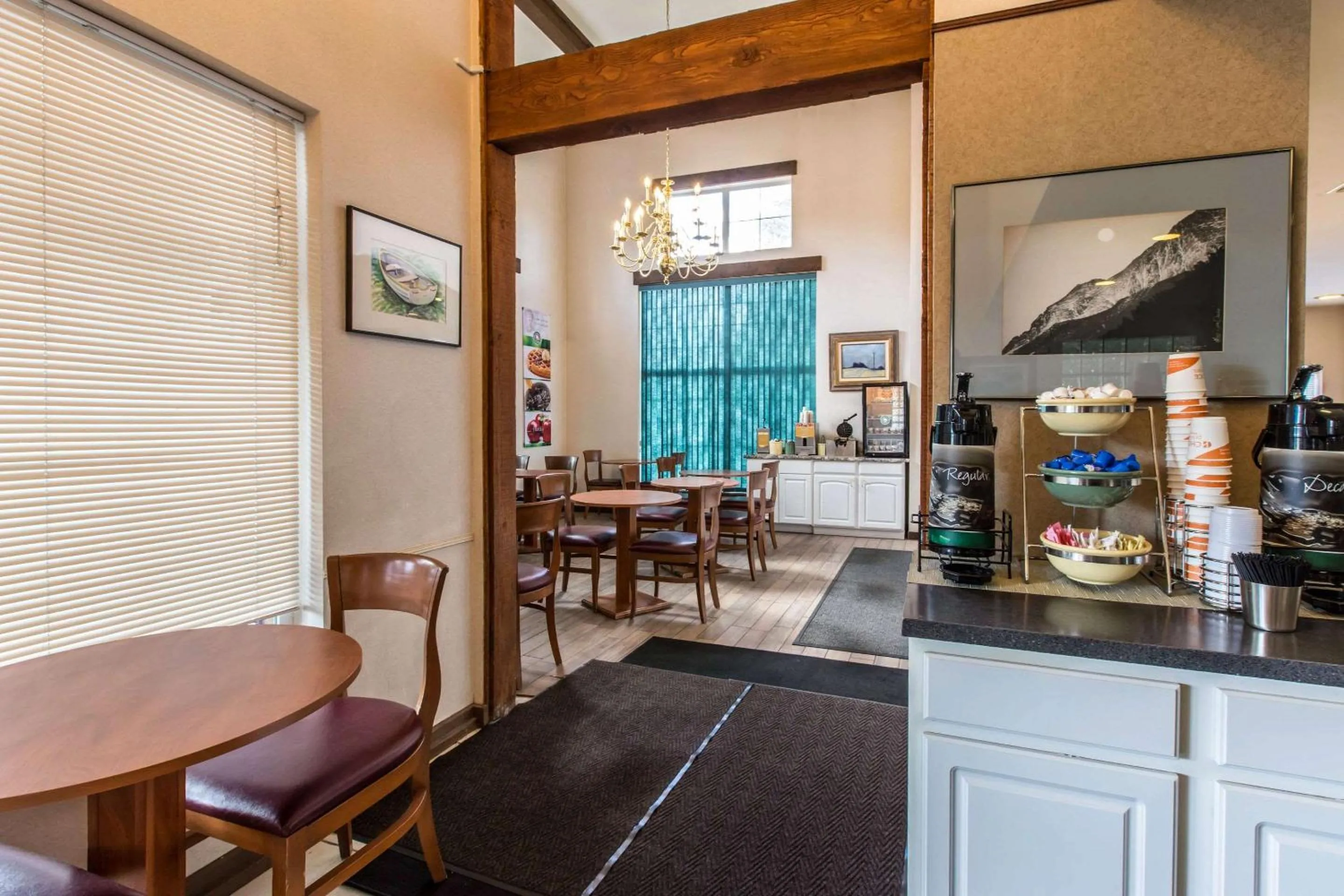 Restaurant/places to eat in Quality Inn and Suites Silverthorne - Copper Mountain