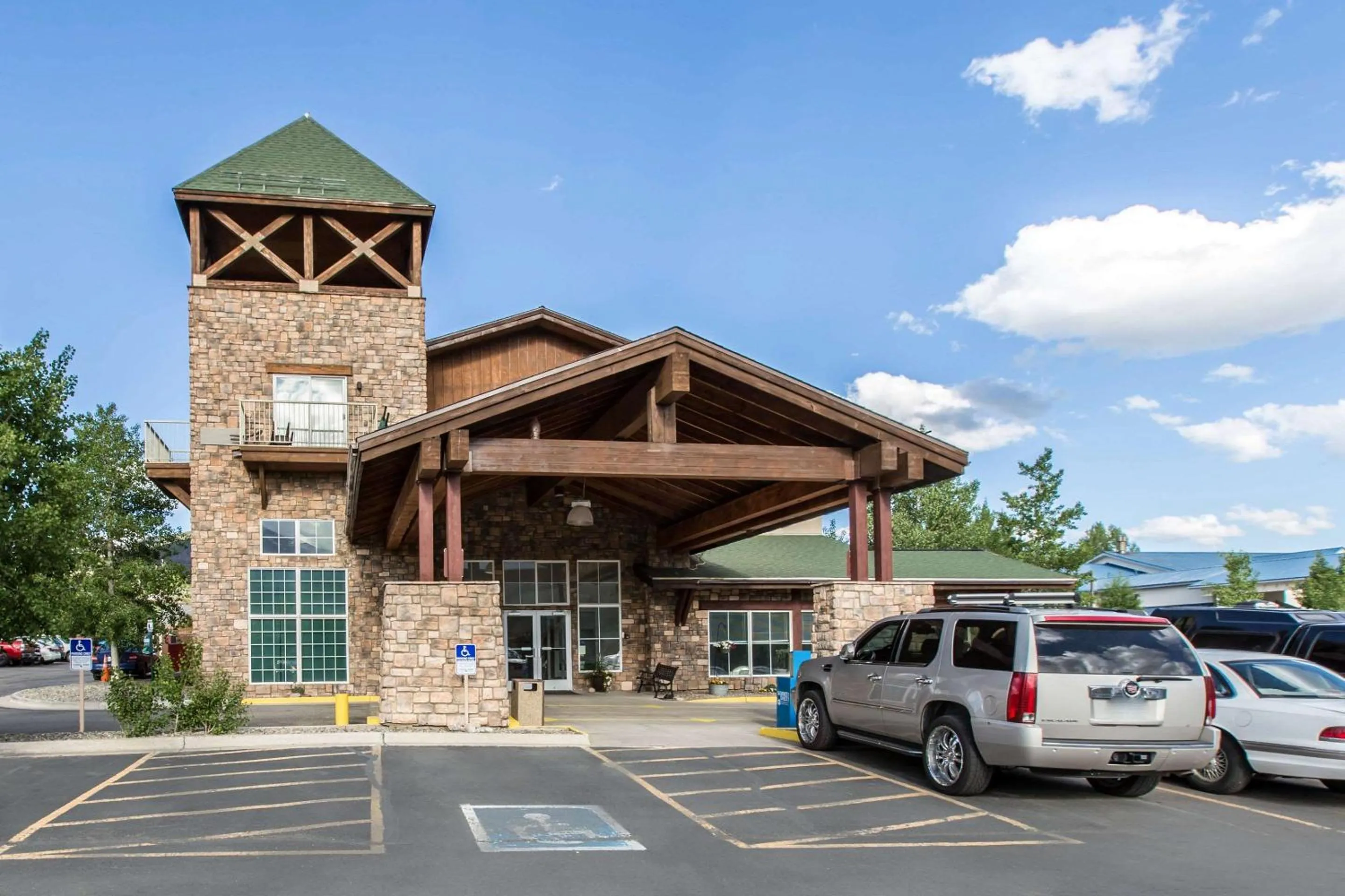 Property building in Quality Inn and Suites Silverthorne - Copper Mountain