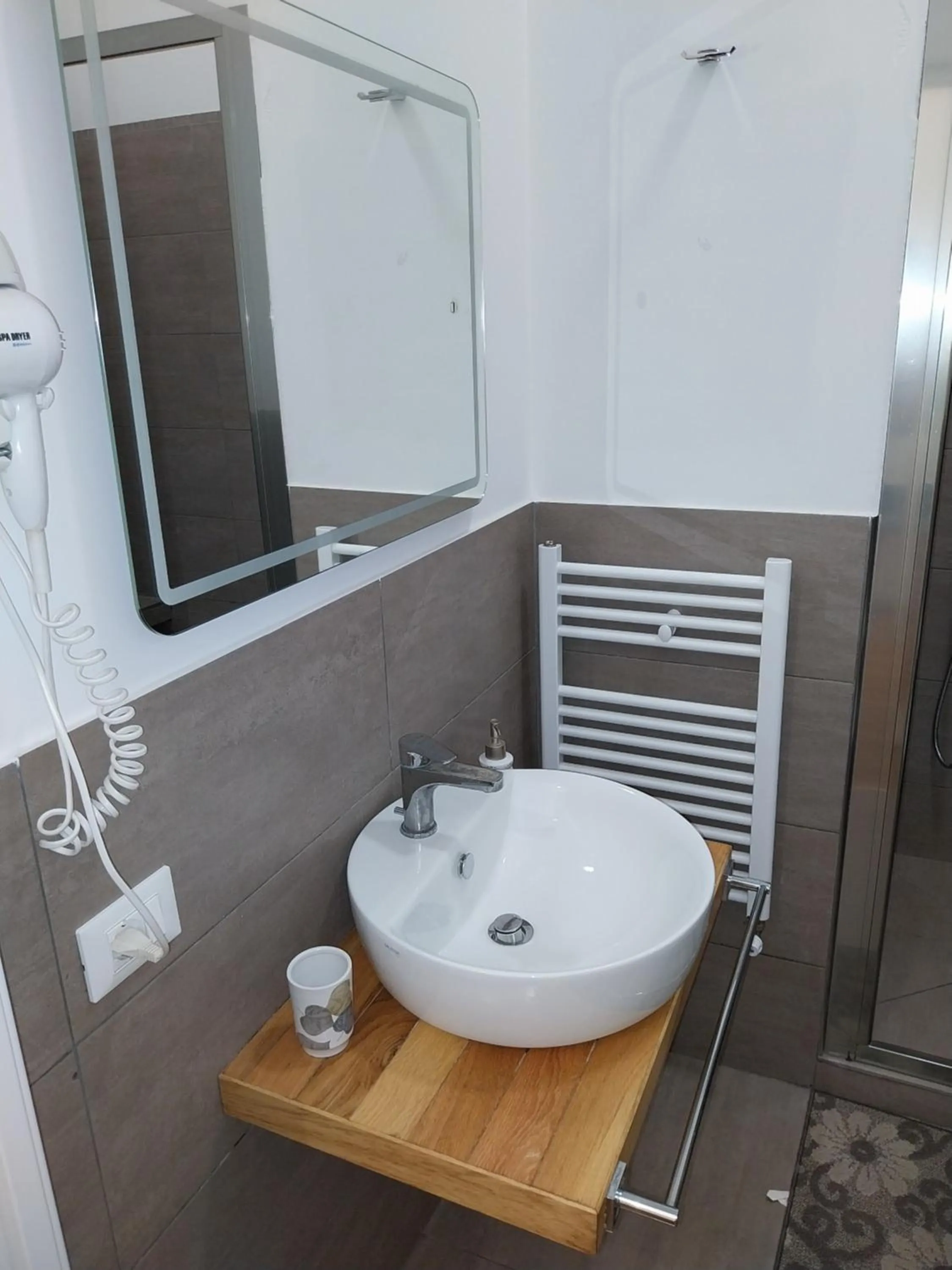 Bathroom in 315 Via Roma Rooms centro