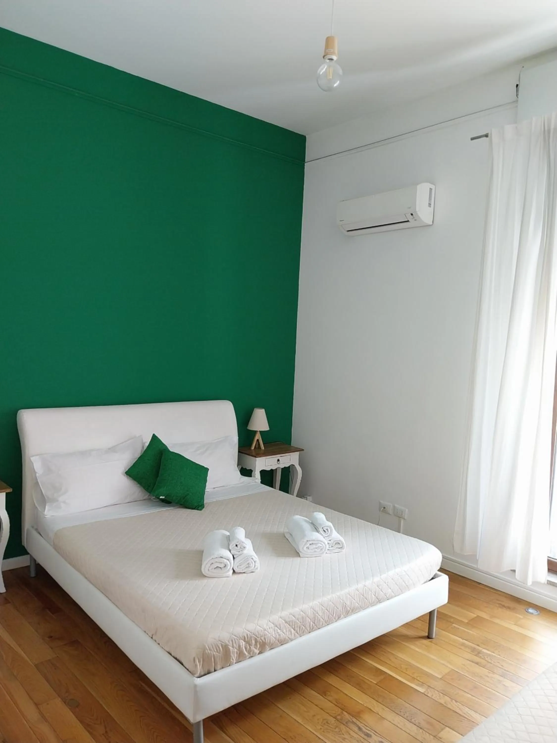 Photo of the whole room, Bed in 315 Via Roma Rooms centro