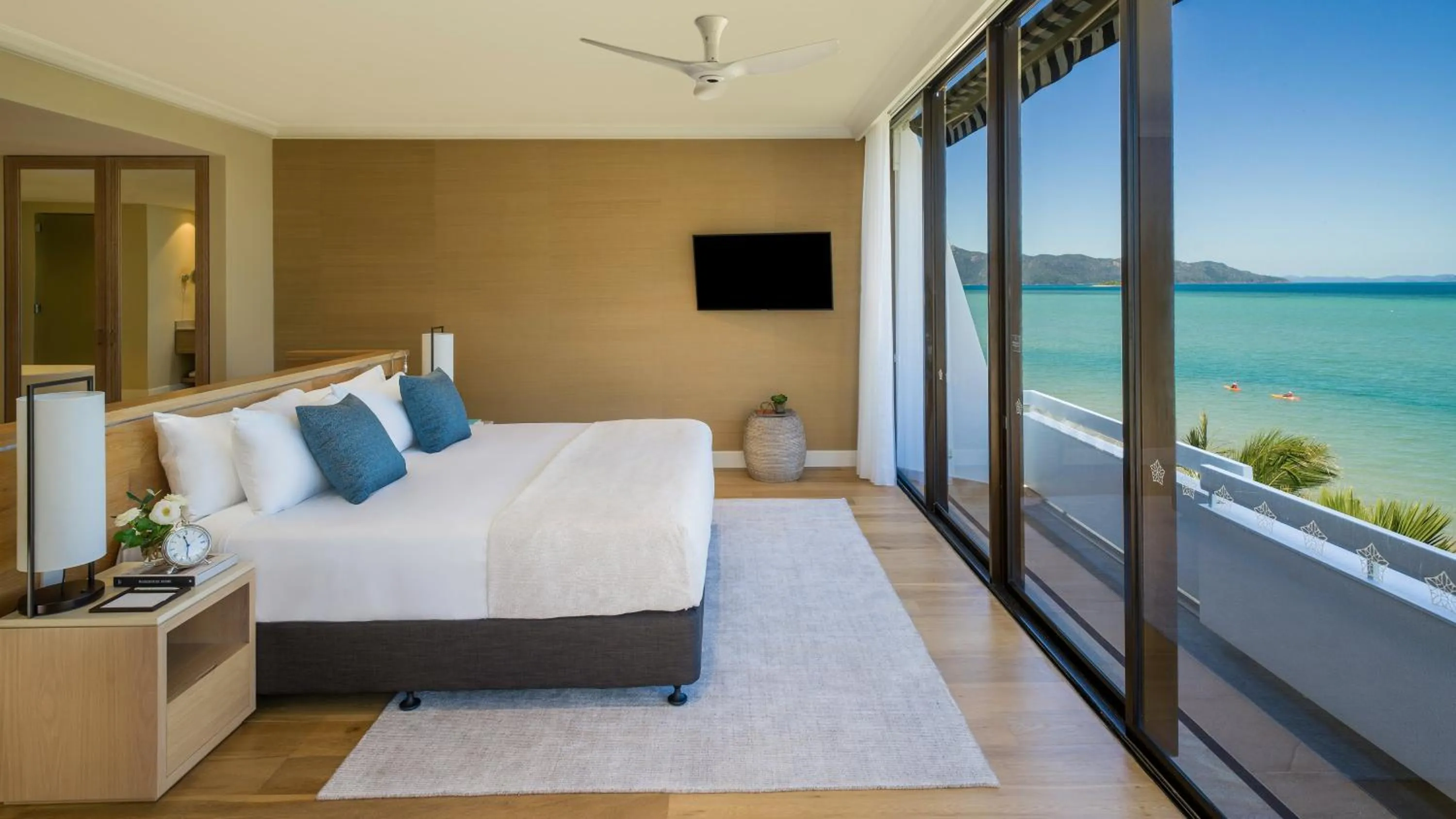 Bedroom, Bed in InterContinental Hayman Great Barrier Reef