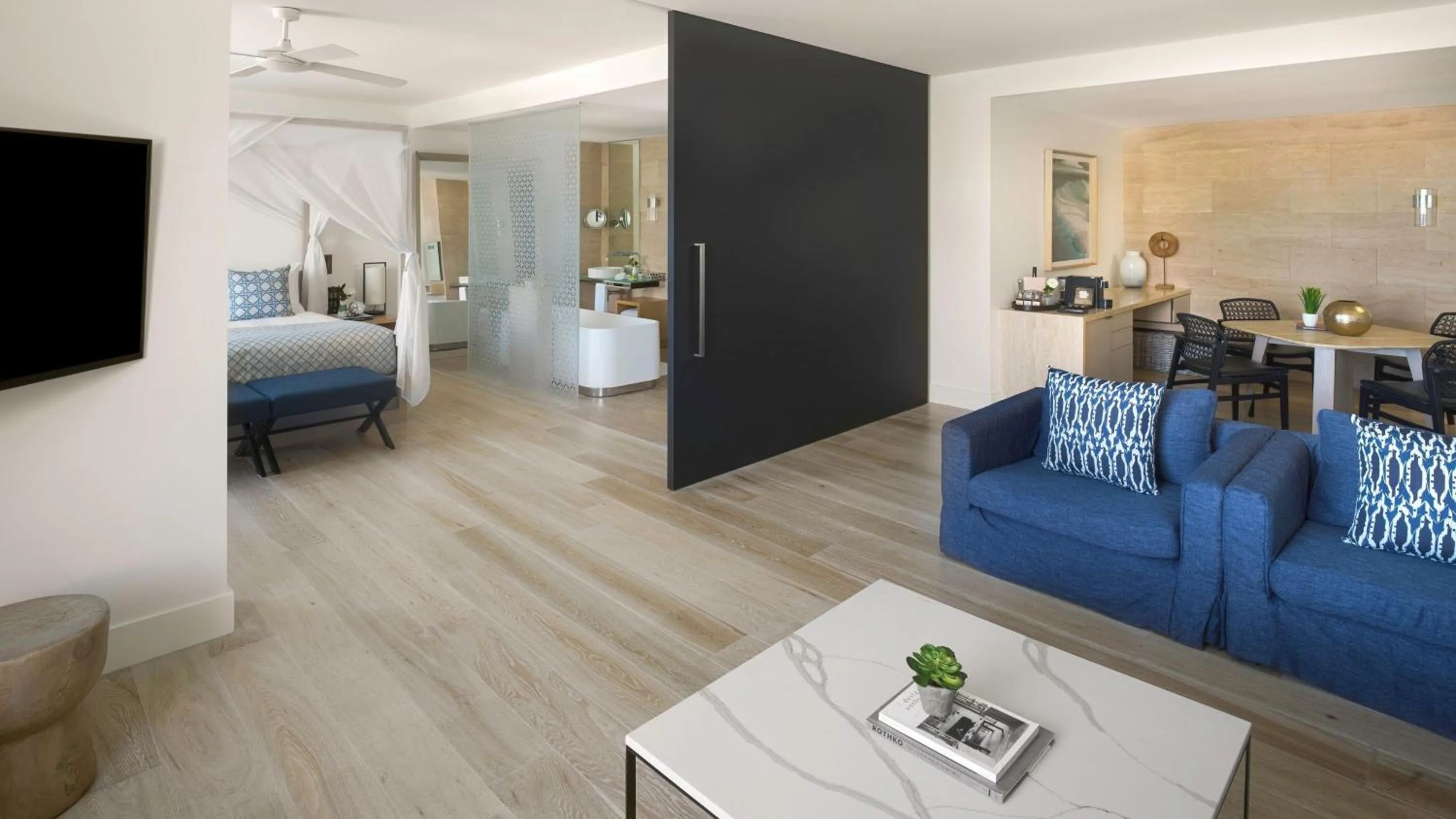 Bedroom, Bed in InterContinental Hayman Great Barrier Reef