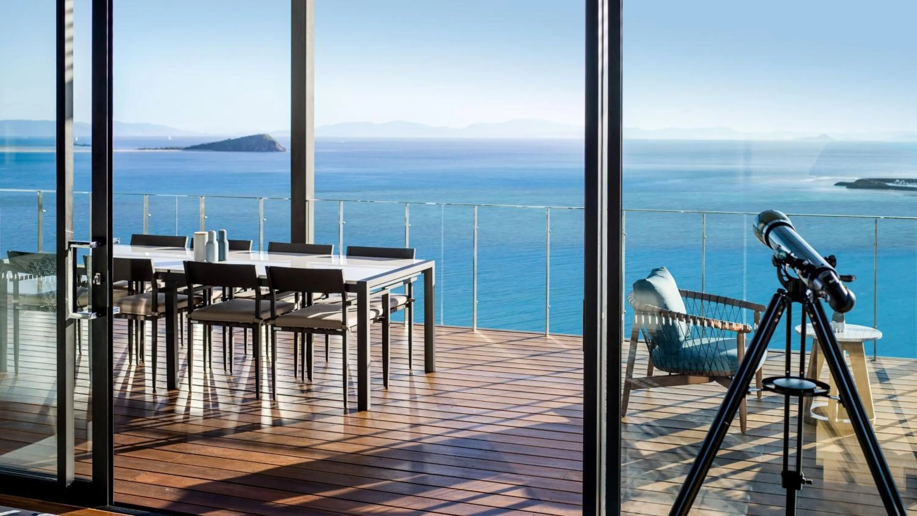 Photo of the whole room in InterContinental Hayman Great Barrier Reef