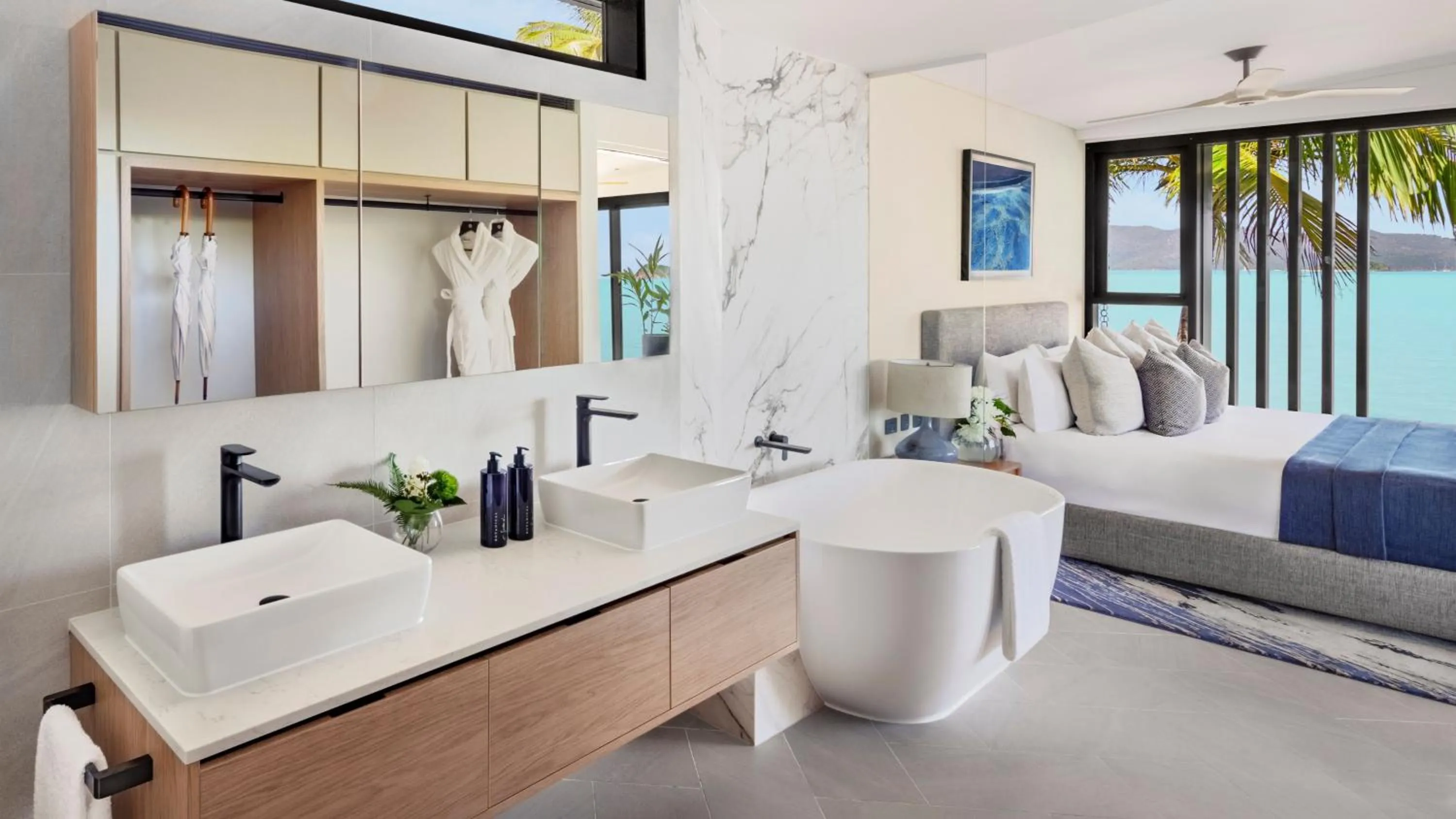 Bathroom, Bed in InterContinental Hayman Great Barrier Reef