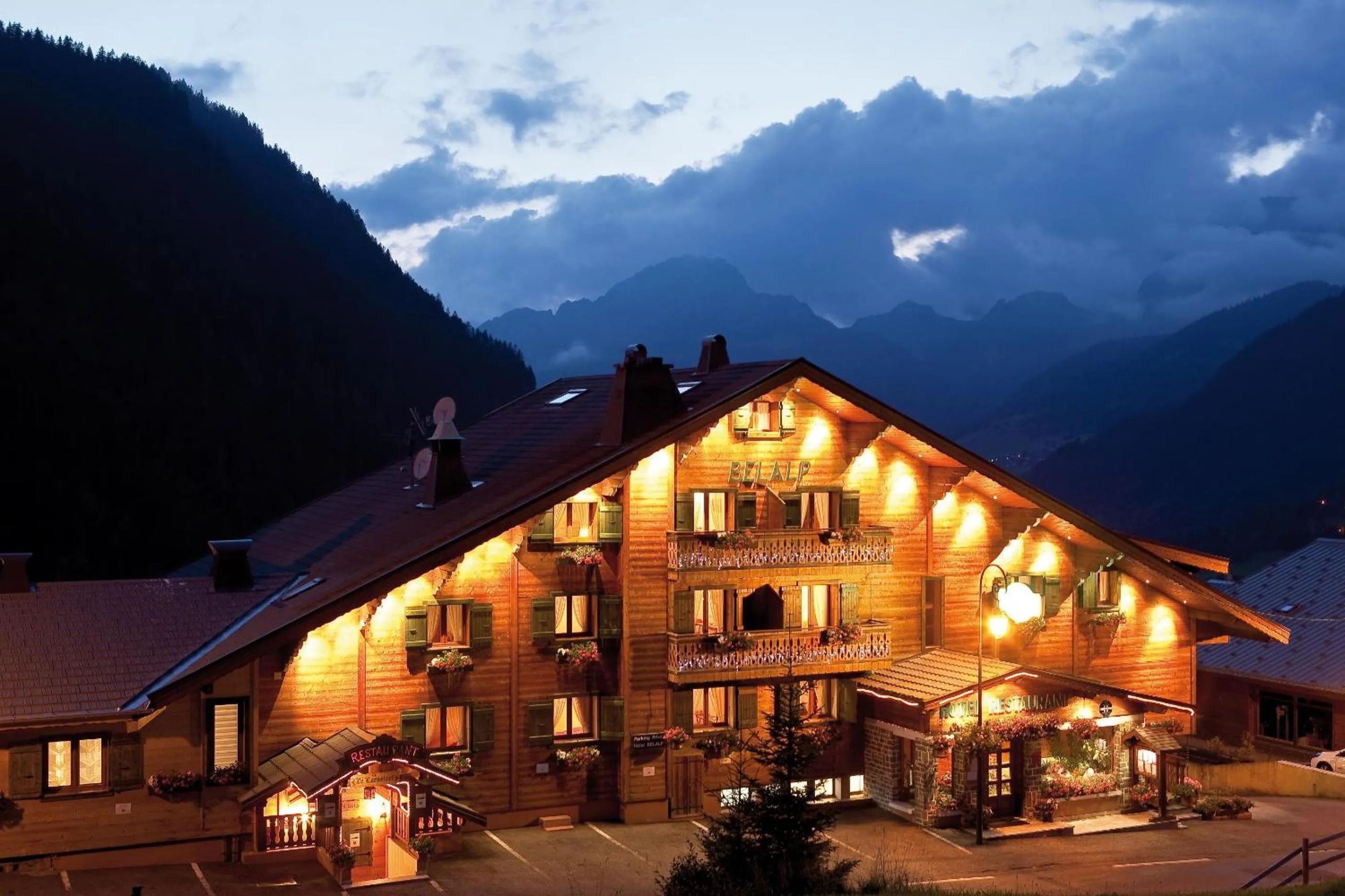 Facade/entrance in Hôtel Belalp