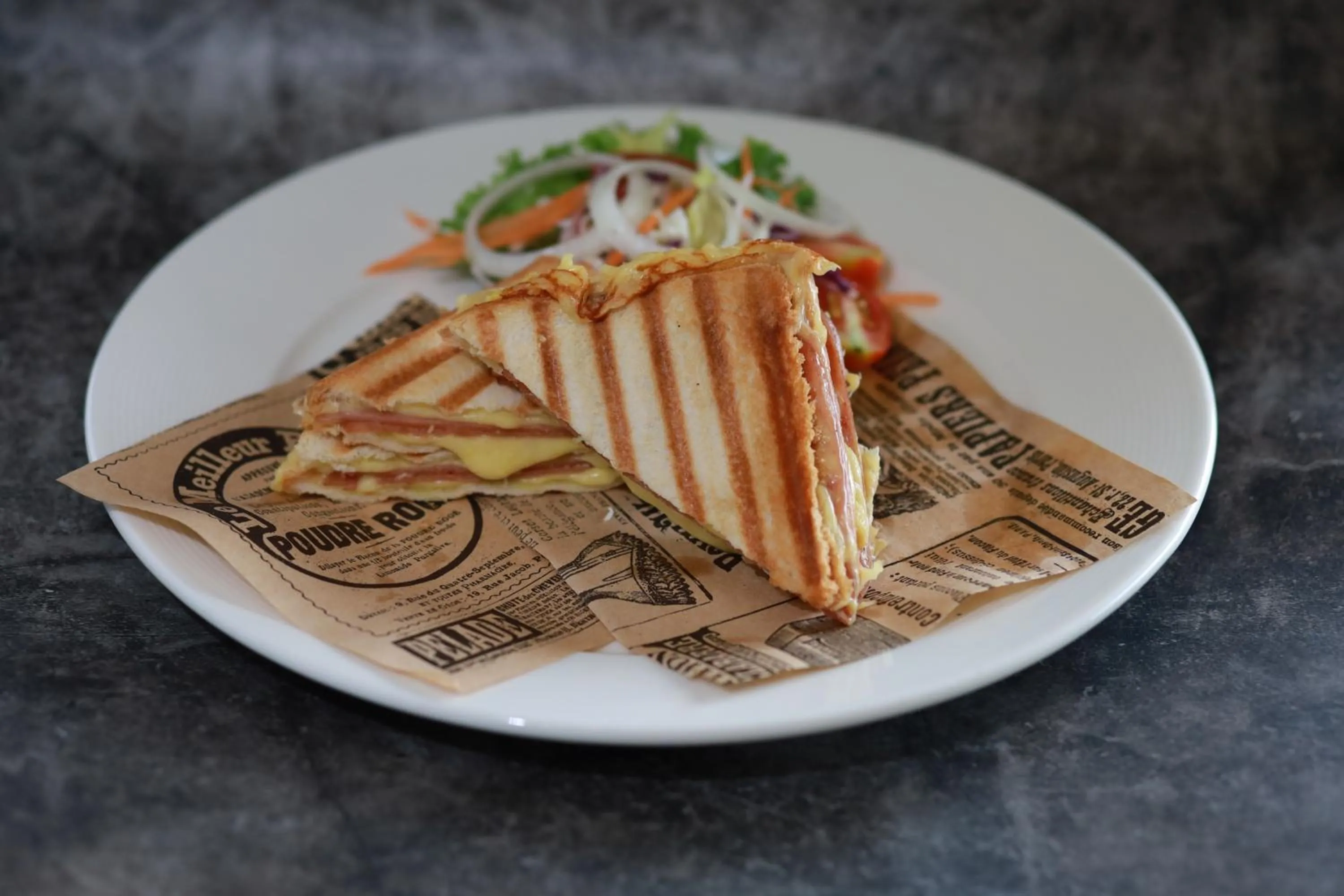 Food and drinks in Bor Saen Pool Villa