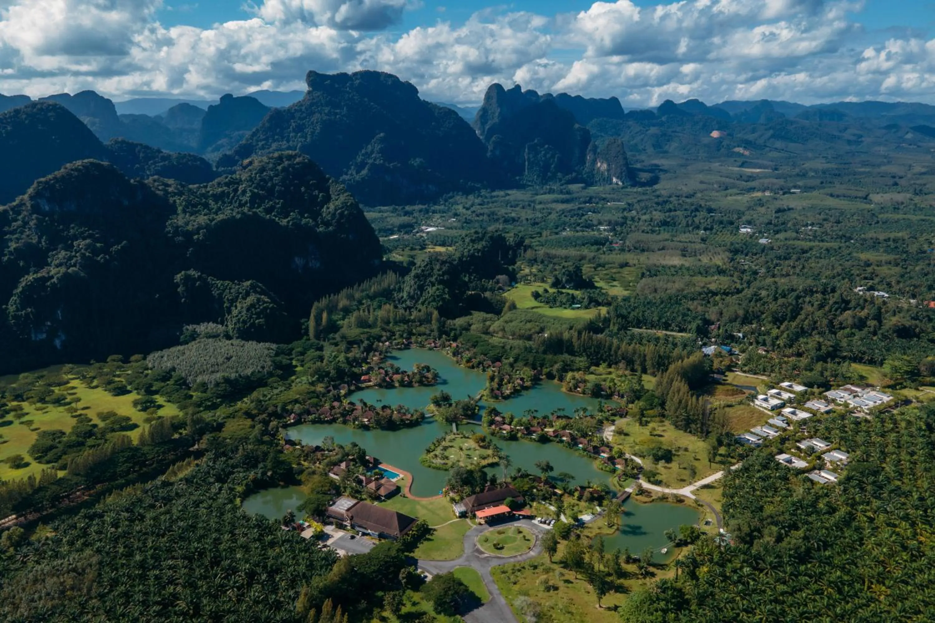 Property building in Bor Saen Pool Villa