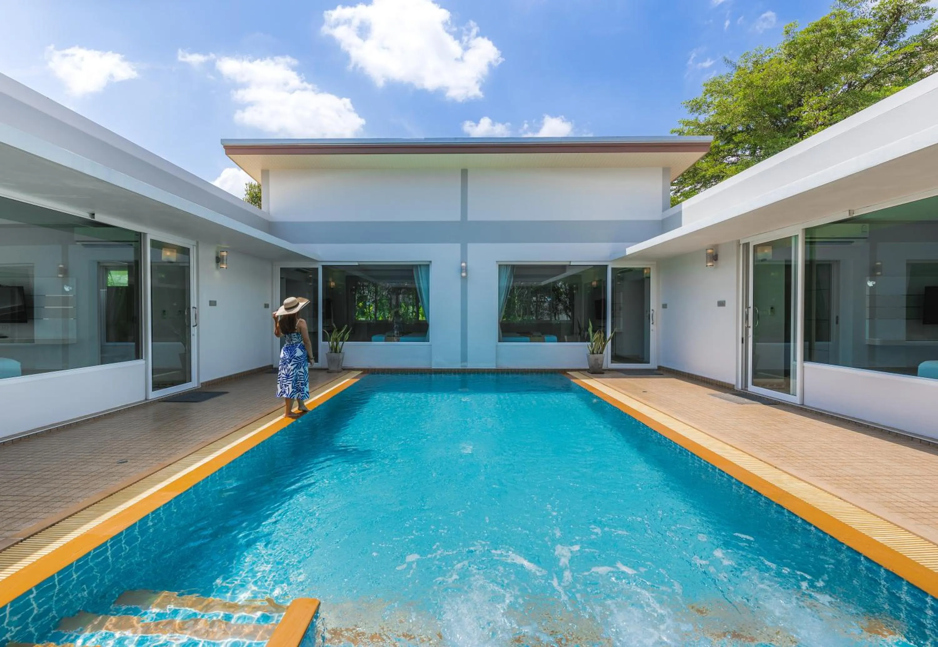 Swimming pool in Bor Saen Pool Villa