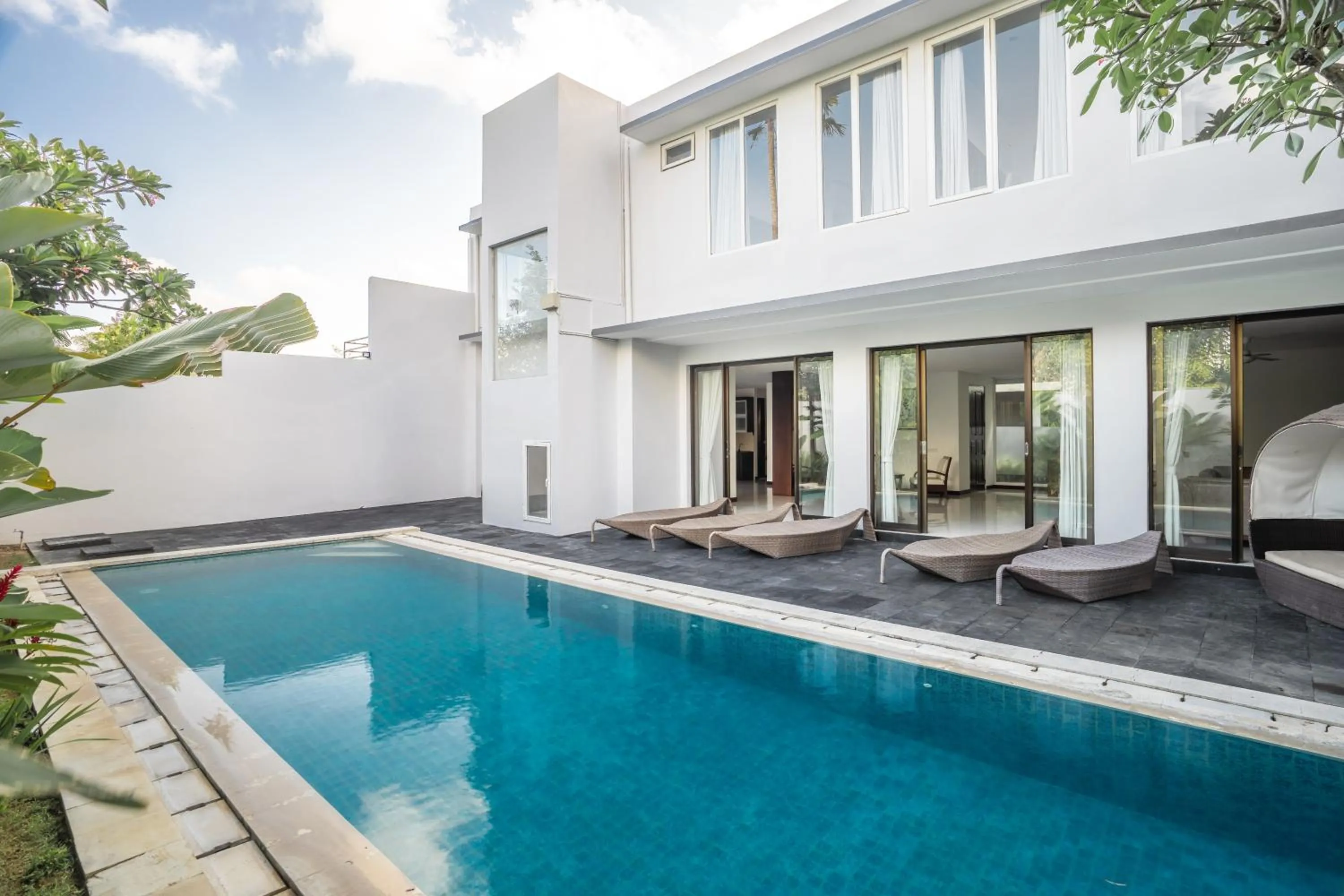 Patio in Danoya Private Luxury Residences