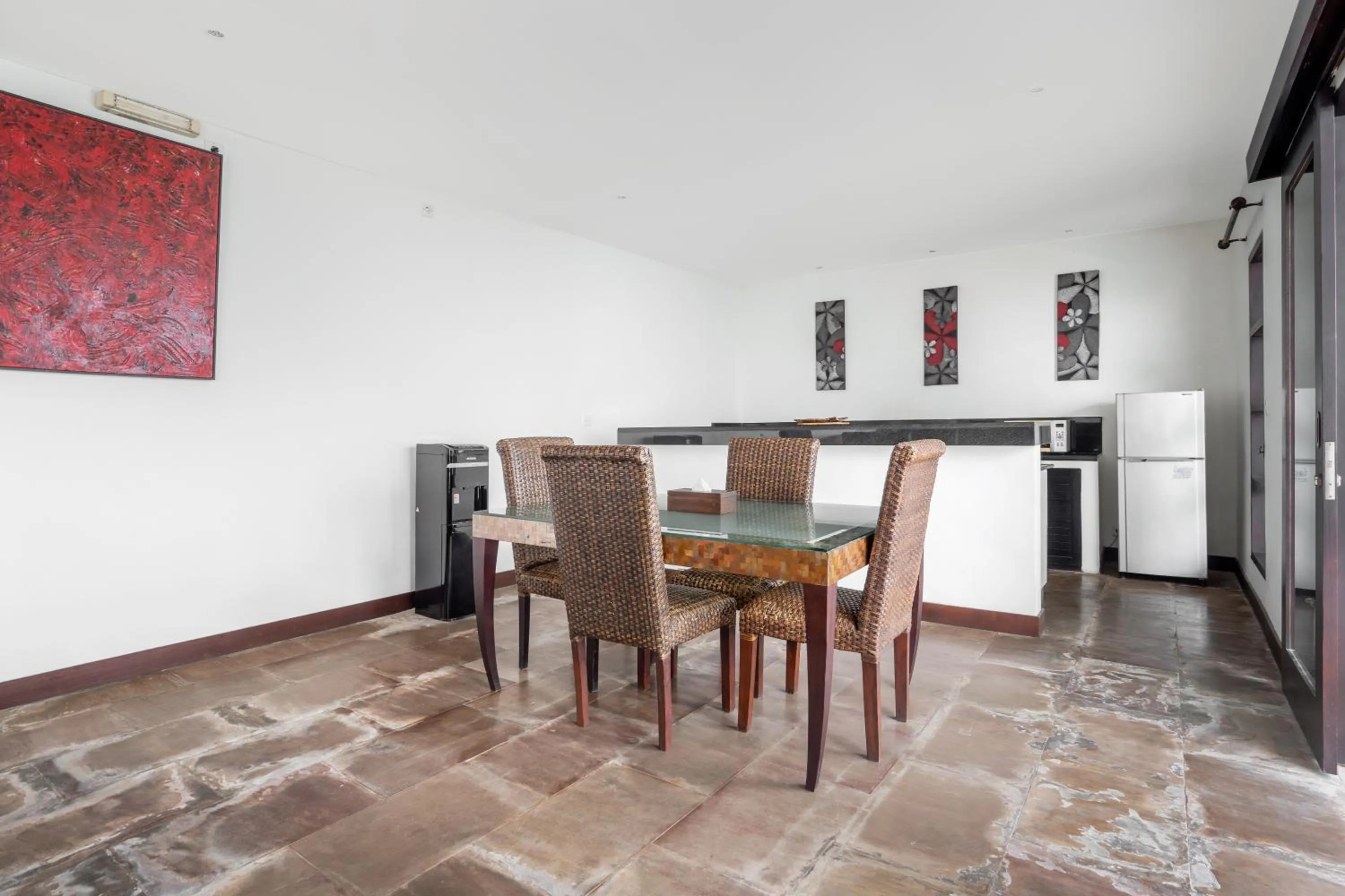 Kitchen or kitchenette in Danoya Private Luxury Residences