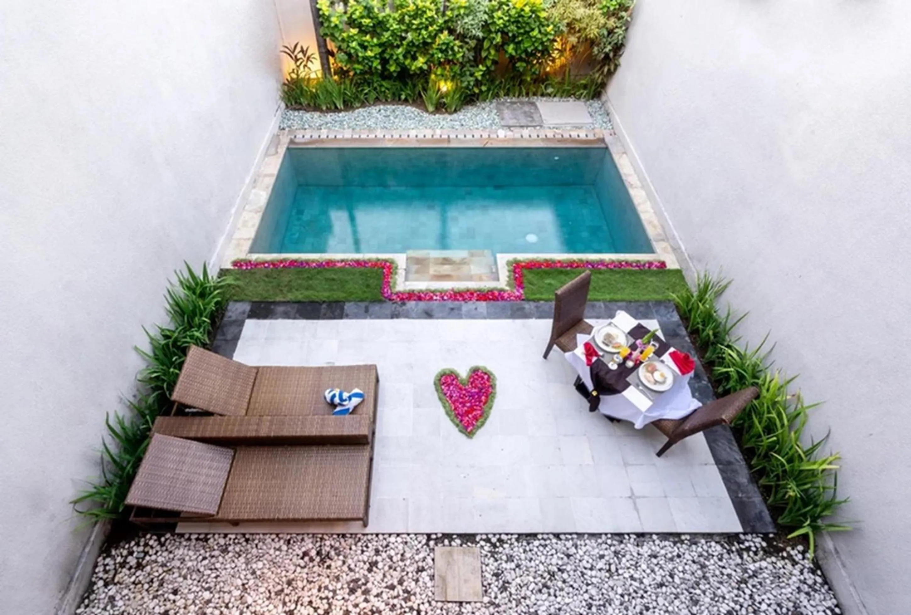 Pool view in Danoya Private Luxury Residences