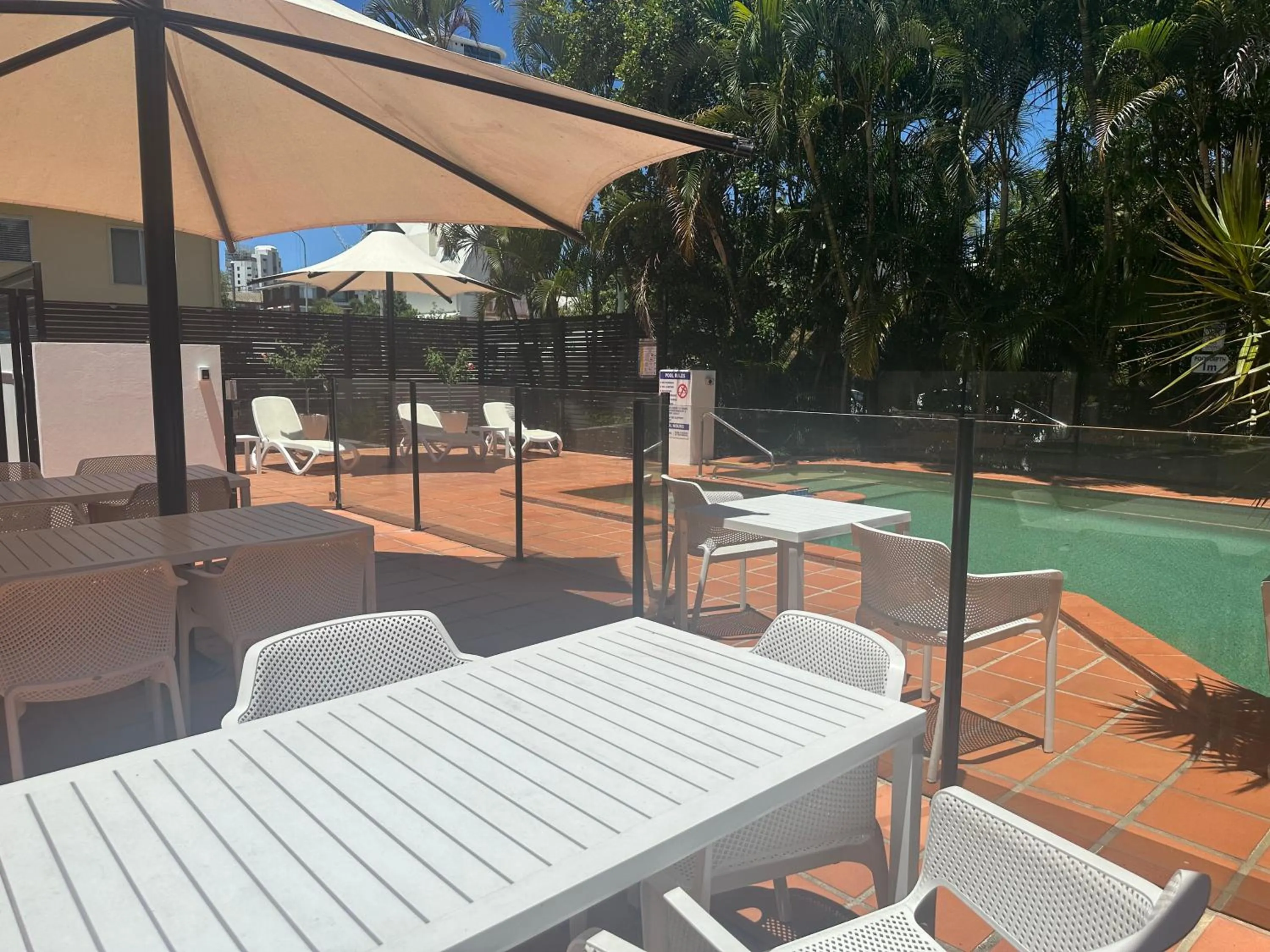 Swimming pool in Santana Resort Surfers Paradise