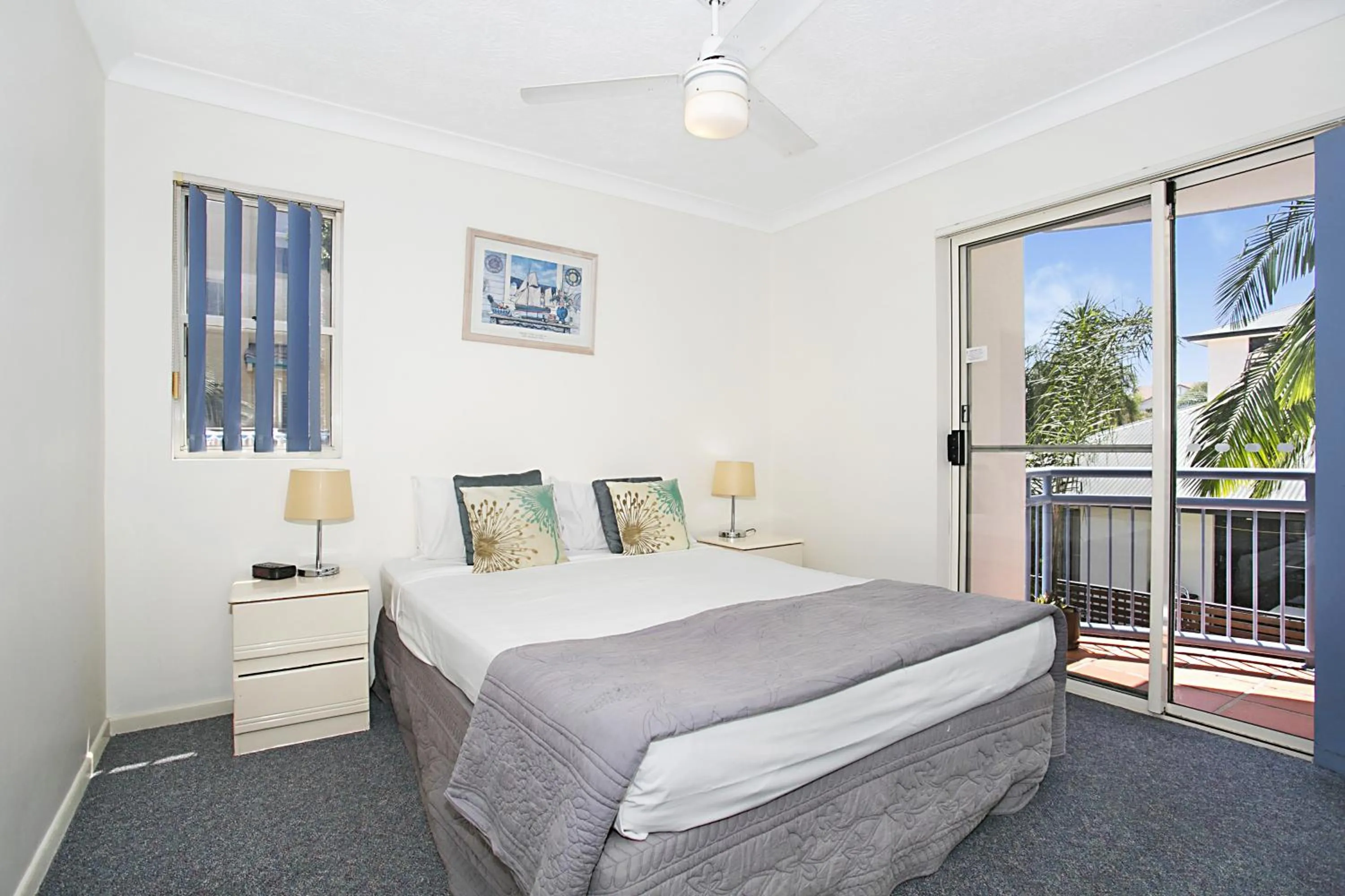 Day, Bed in Santana Resort Surfers Paradise