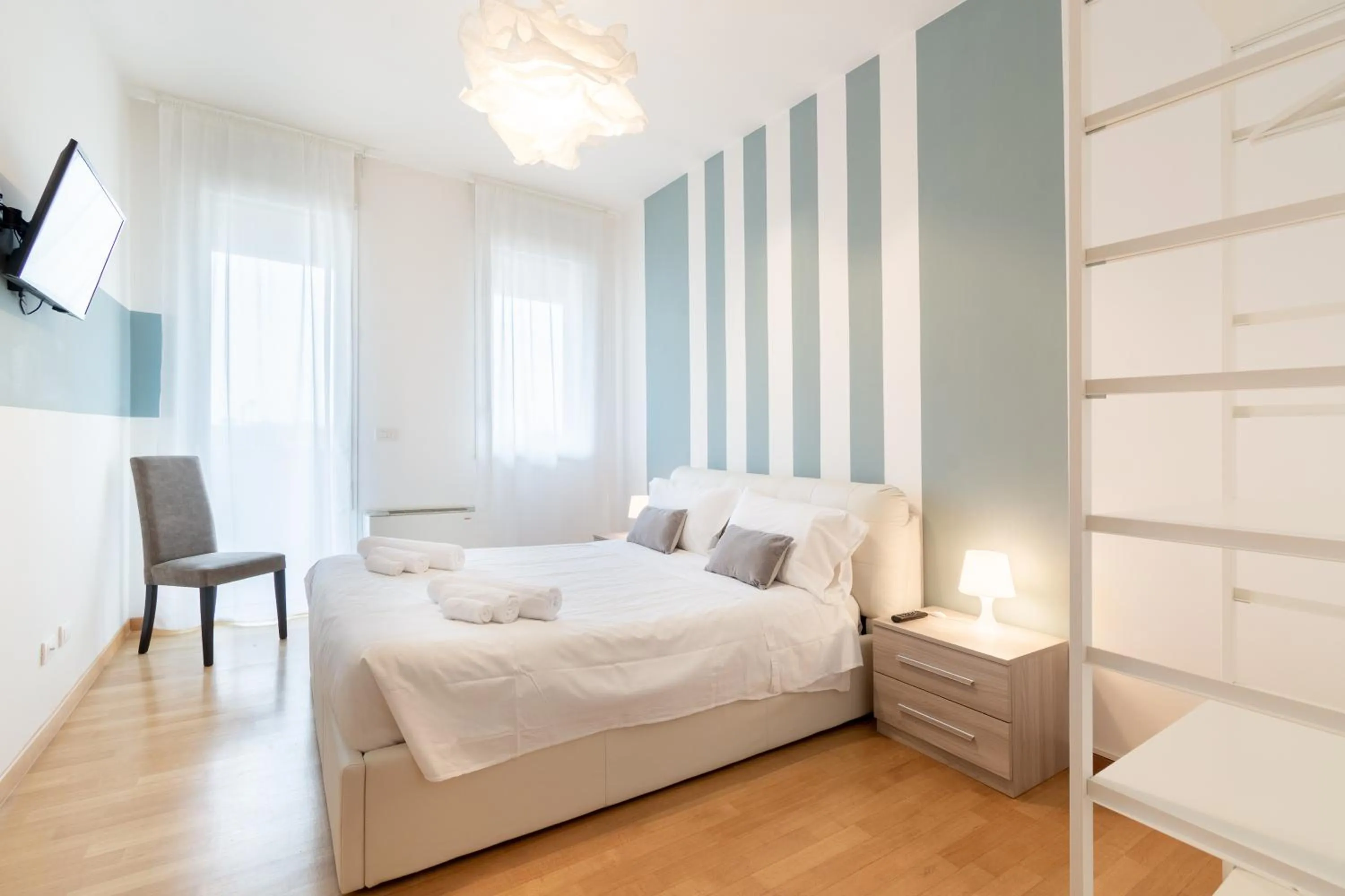 Bed in 4 Star Family & Friends Apt - Self Check-in