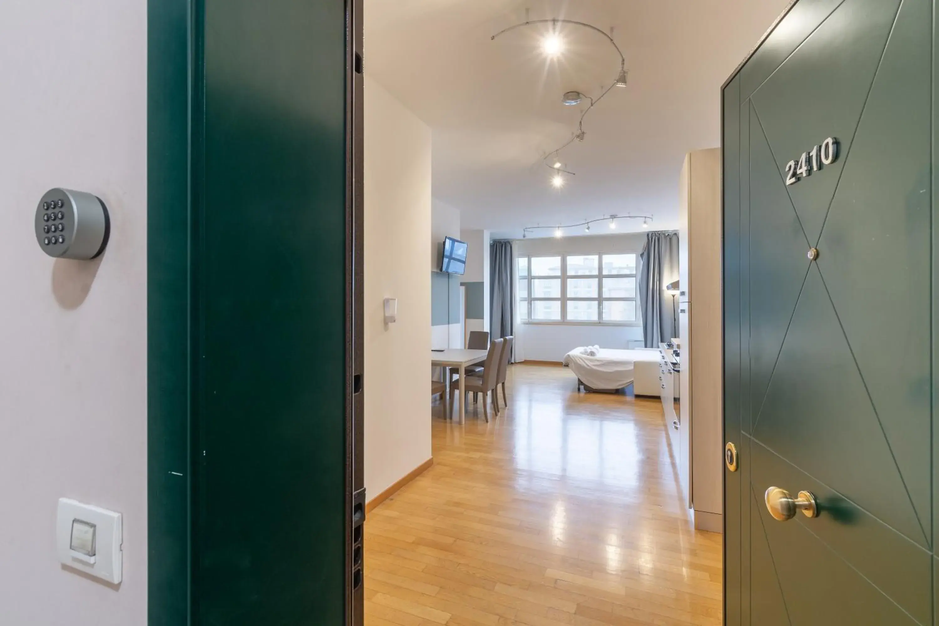 Superior Apartment in 4 Star Family & Friends Apt - Self Check-in Superior Apartment in 4 Star Family & Friends Apt - Self Check-in