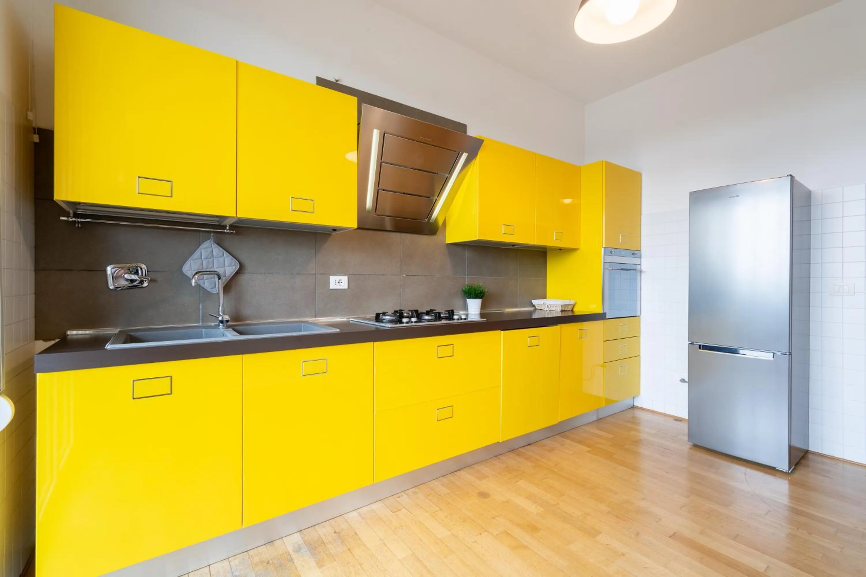 Kitchen or kitchenette in 4 Star Family & Friends Apt - Self Check-in