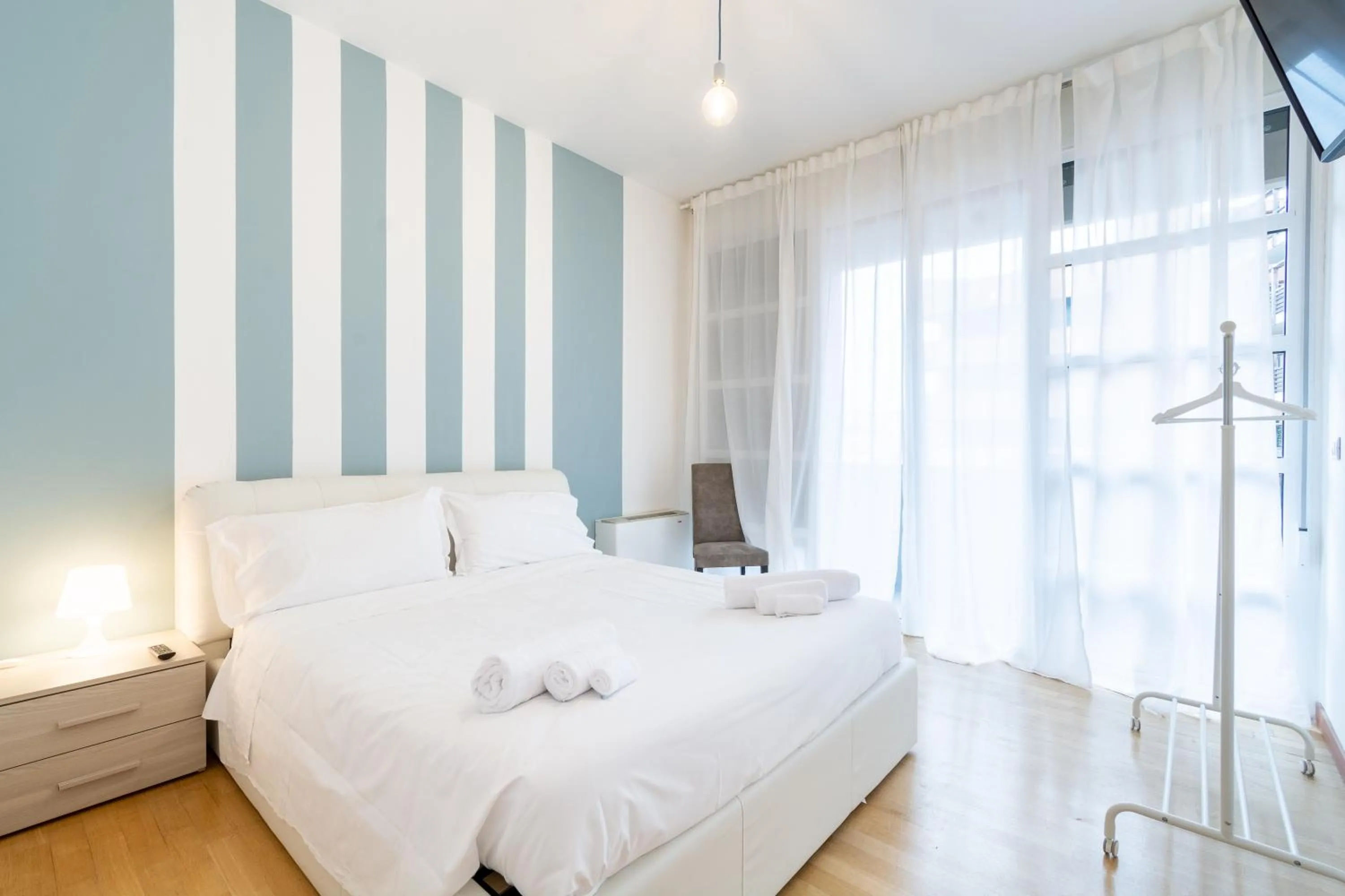 Bed in 4 Star Family & Friends Apt - Self Check-in