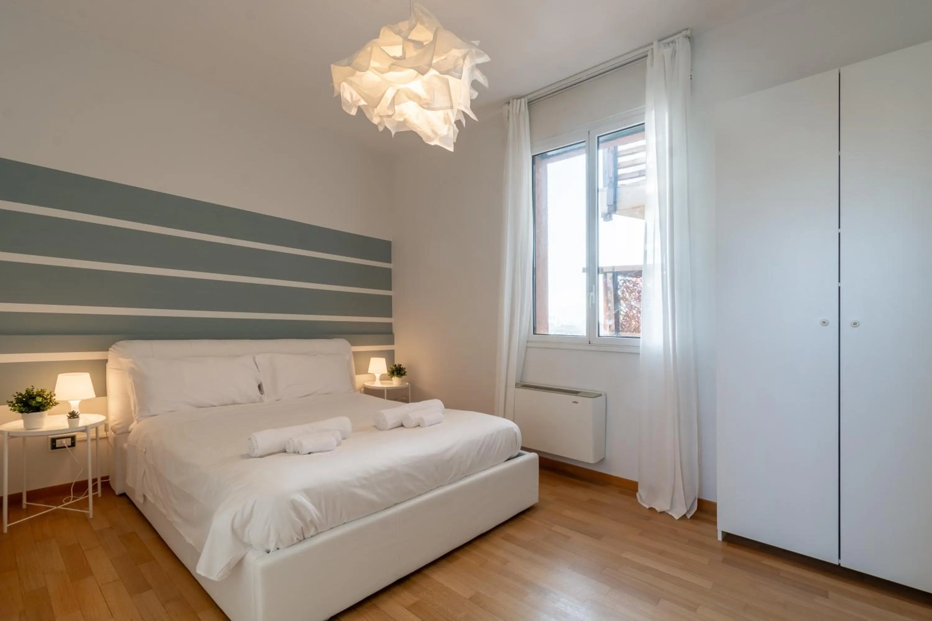 Bed in 4 Star Family & Friends Apt - Self Check-in