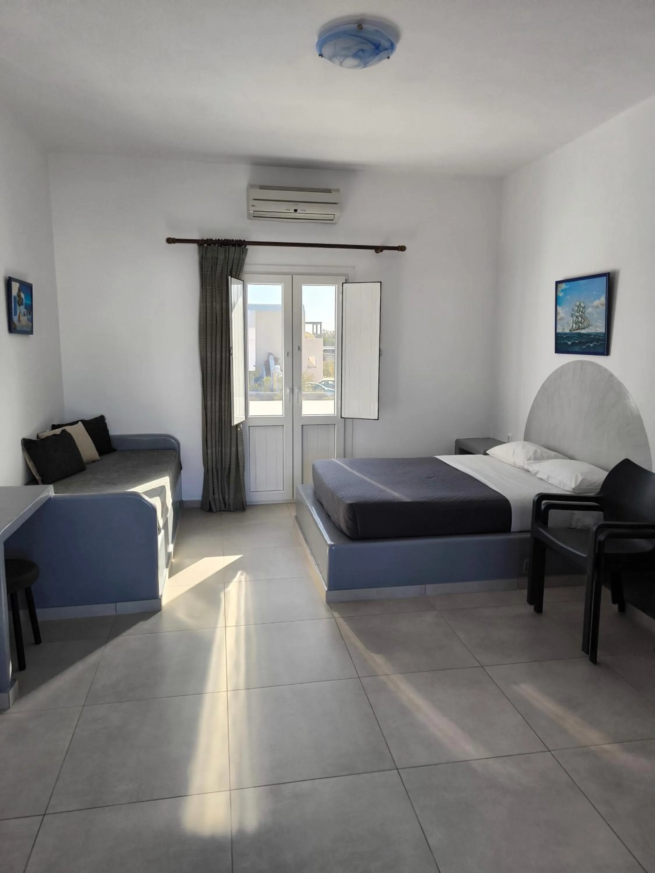 Bedroom, Bed in Mary Rooms