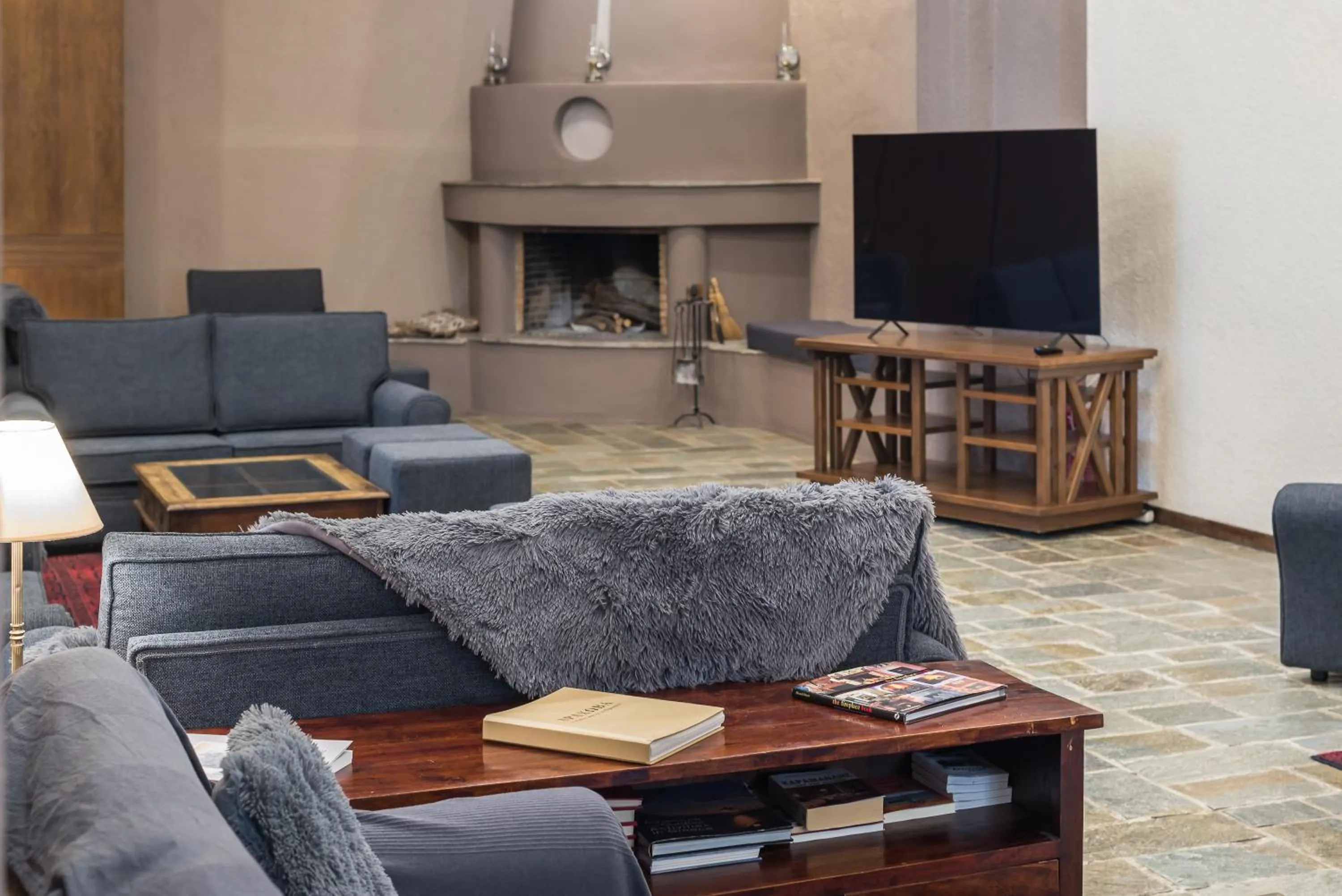 Decorative detail in Arahova Inn Hotel