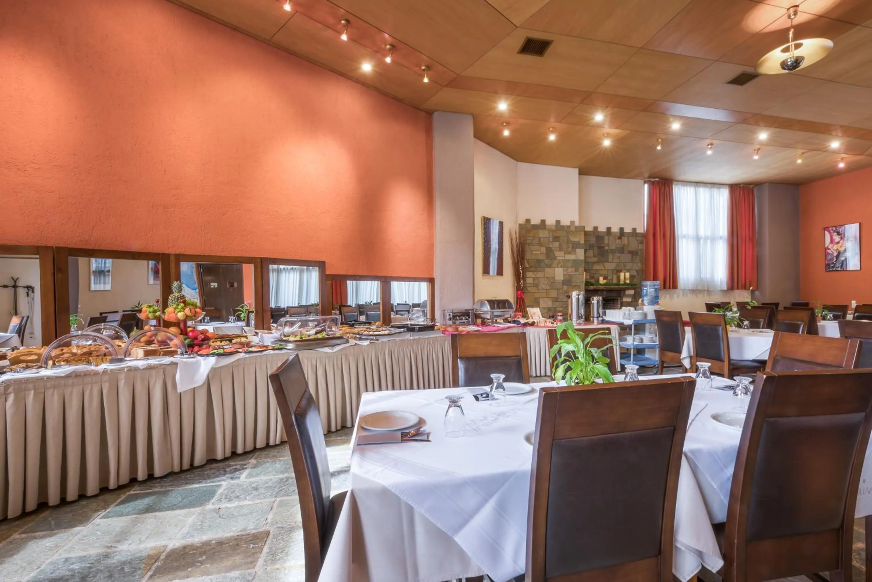 Restaurant/places to eat in Arahova Inn Hotel