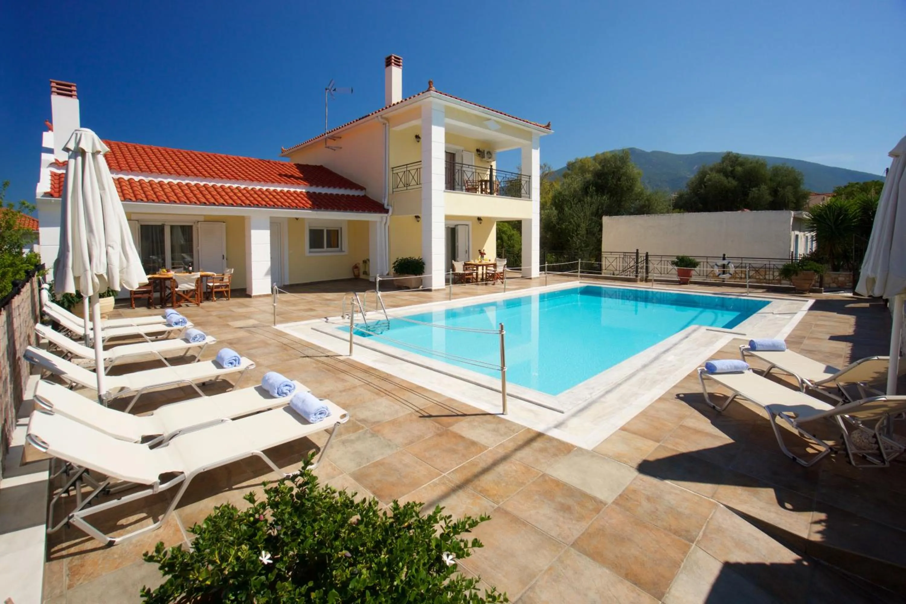 Area and facilities in Diamanto Complex