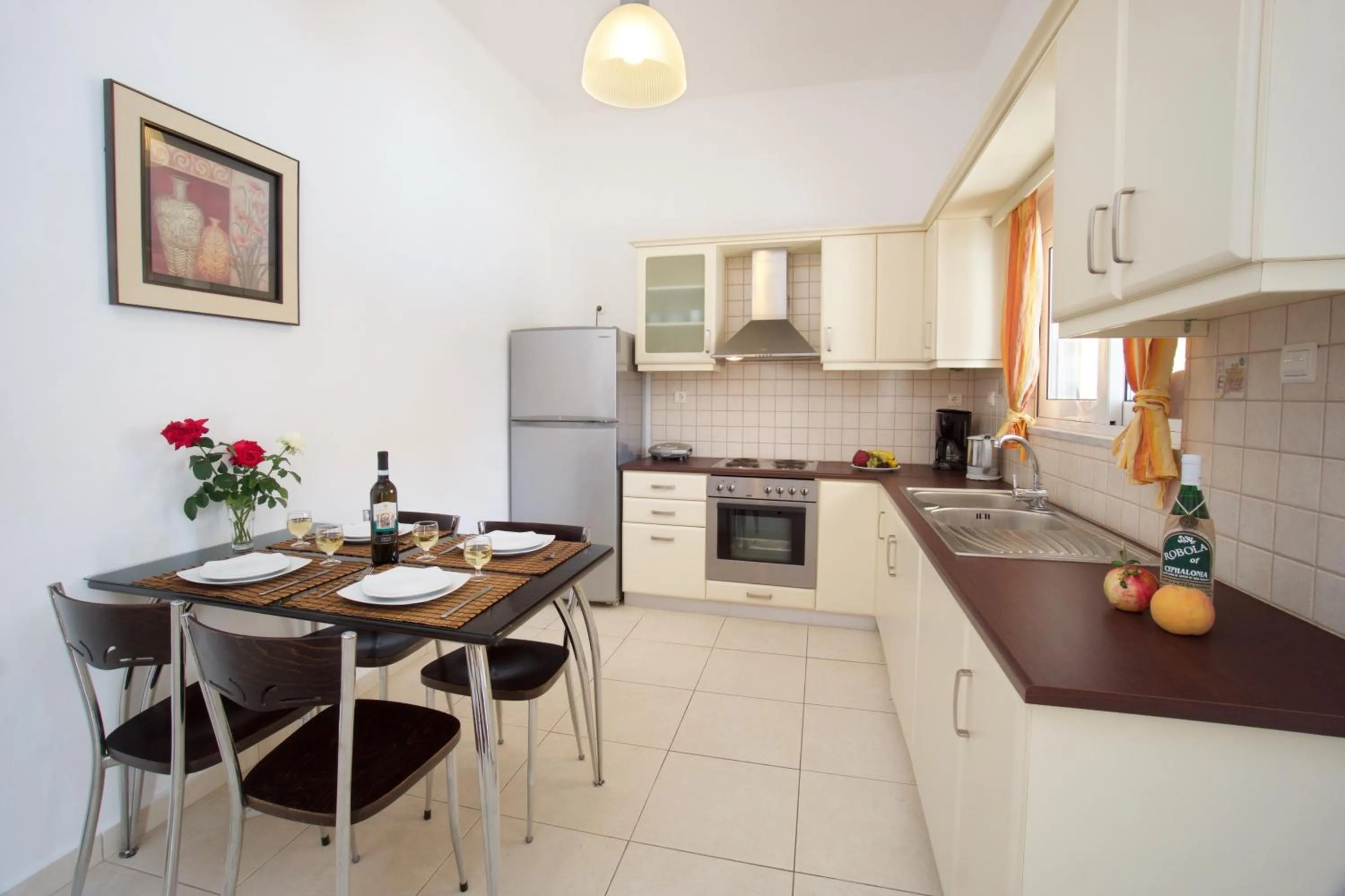 Kitchen or kitchenette in Diamanto Complex