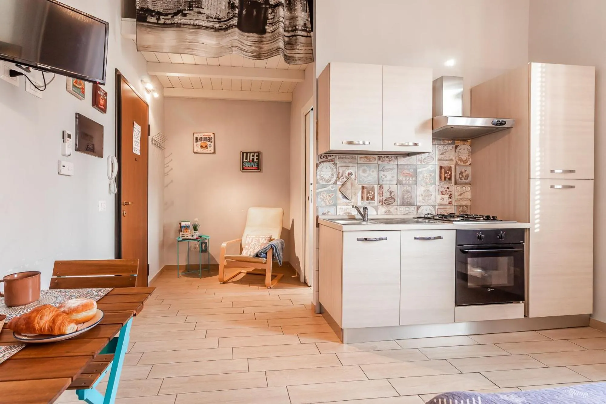 Dining area in La Casa Rosa