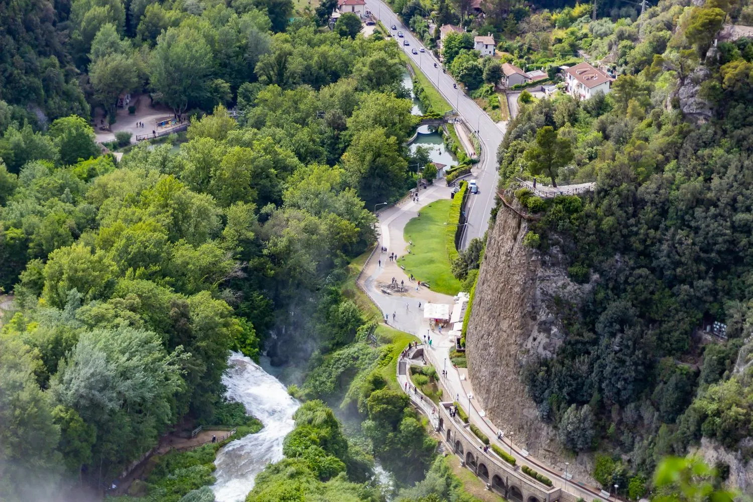 Canoeing in La Casa Rosa
