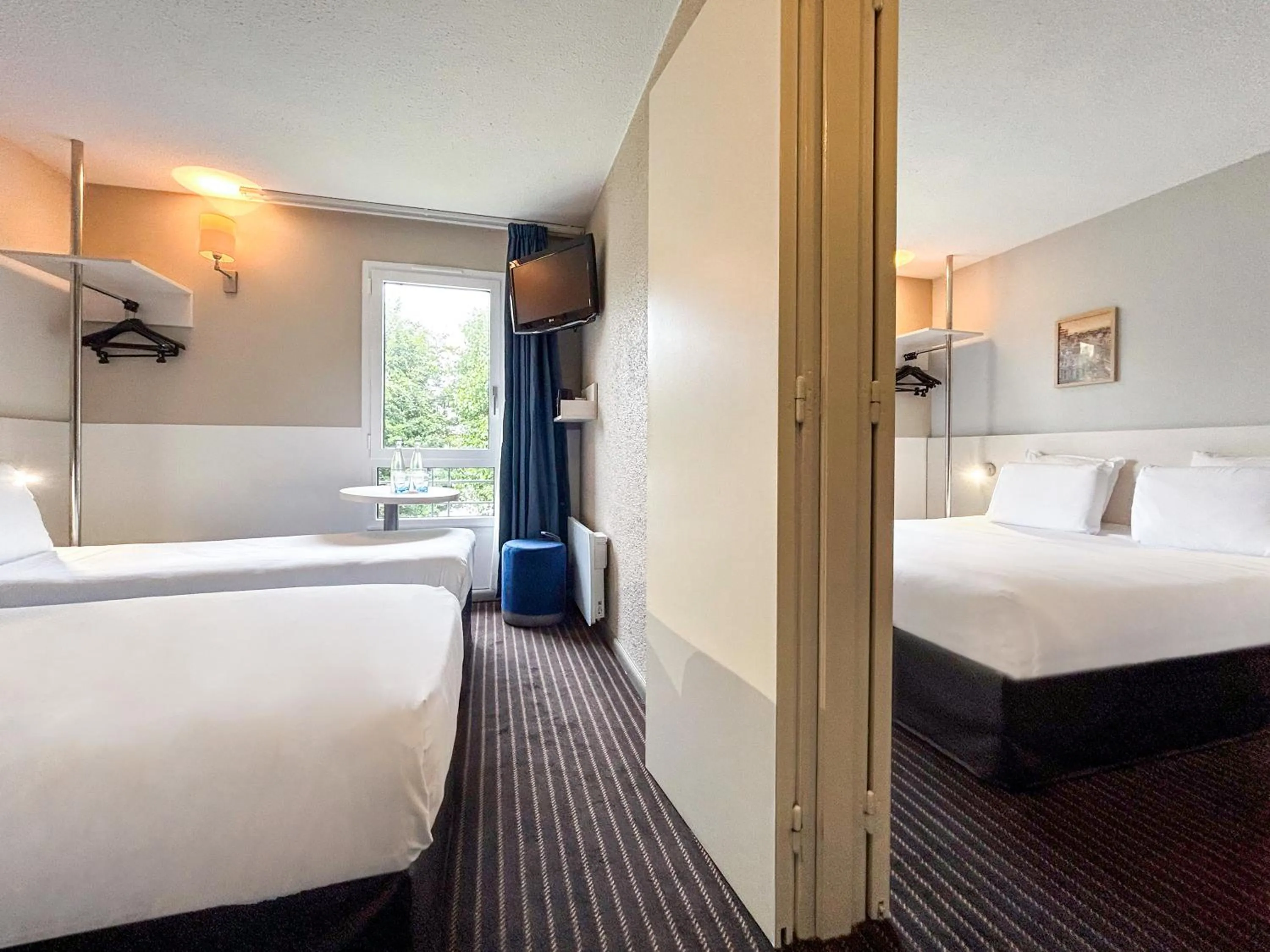 Photo of the whole room, Bed in Hôtel Kyriad Dieppe