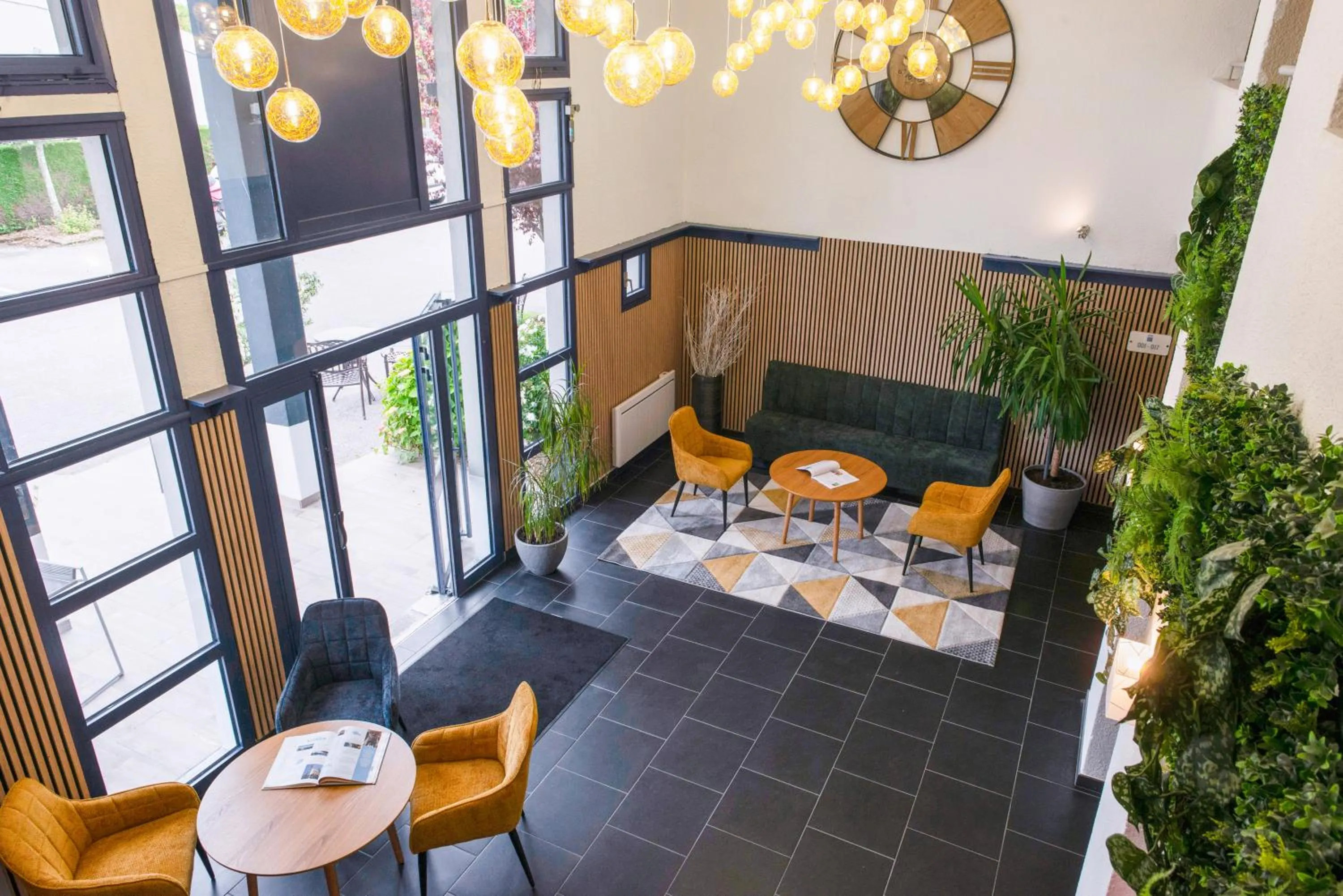 Living room in Hôtel Kyriad Dieppe