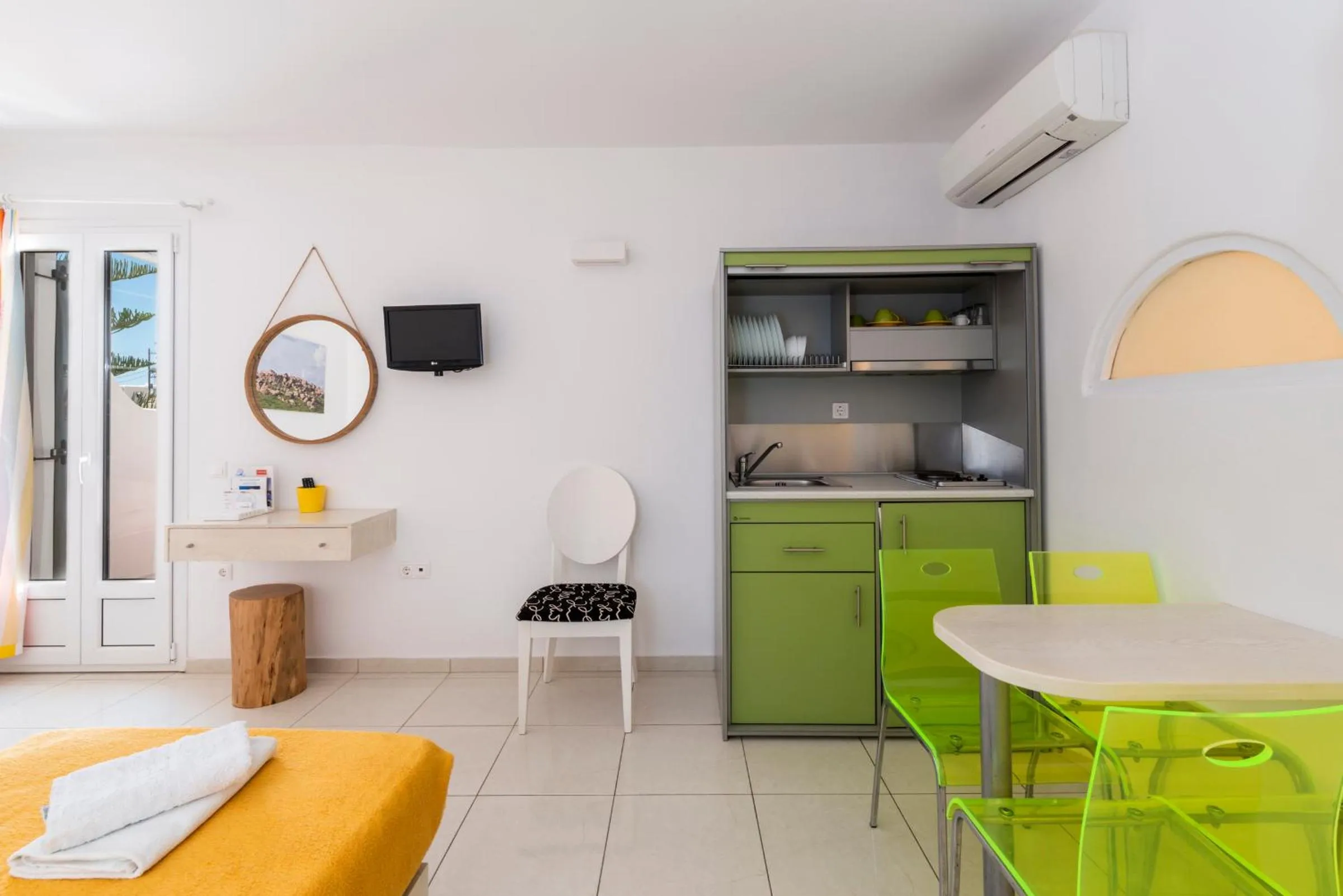 Meals in Artemoula's Studios