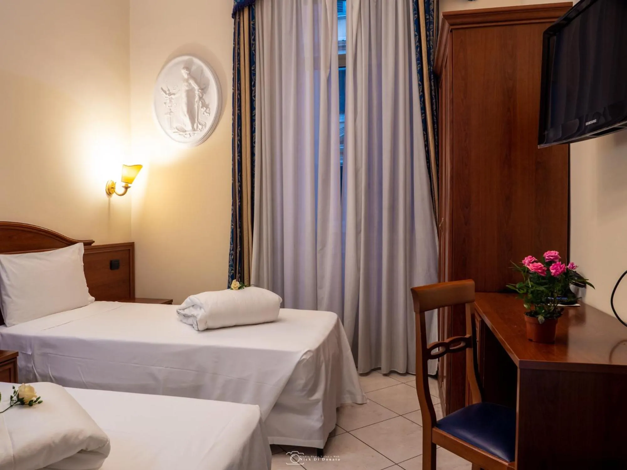 Bed in Caroline Suite