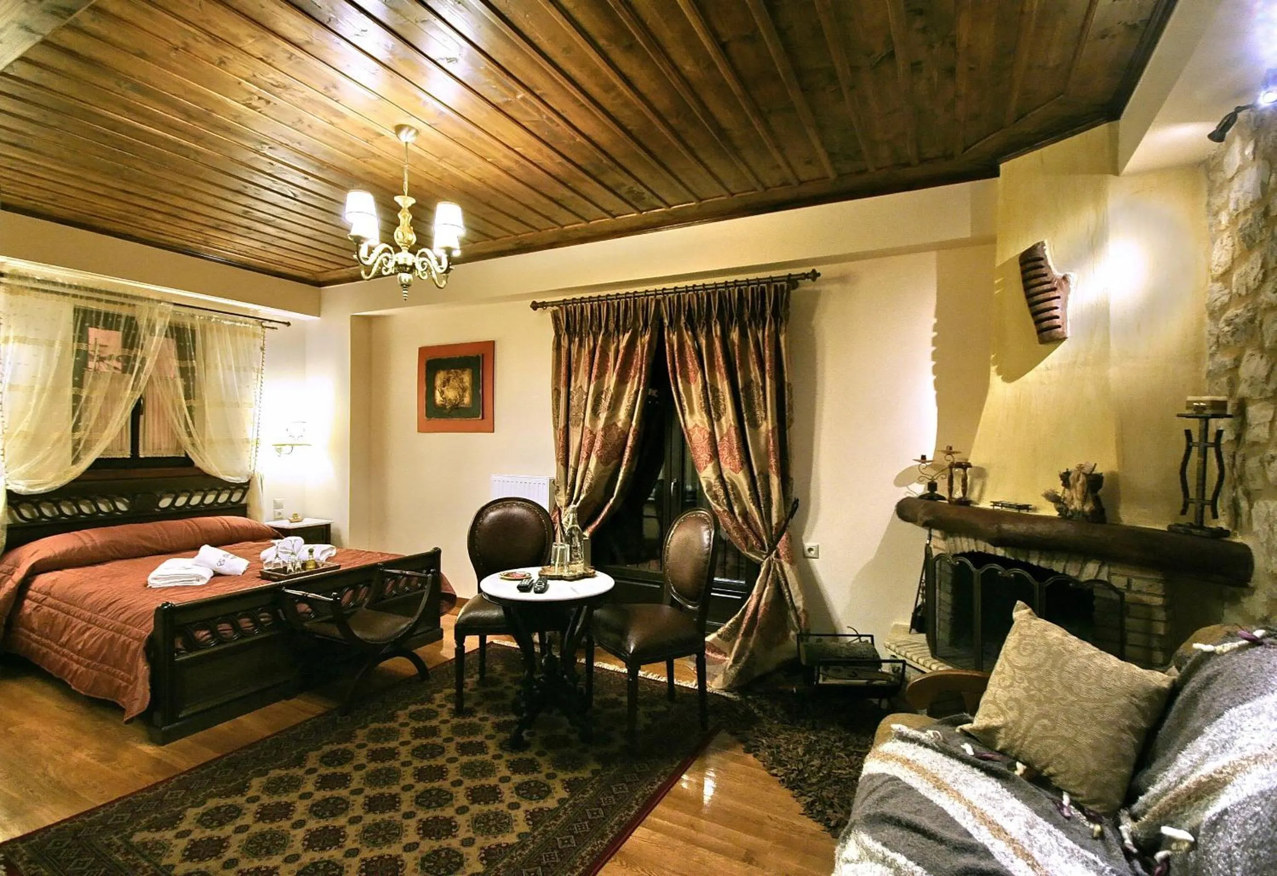 Photo of the whole room, Bed in En Dimitsani