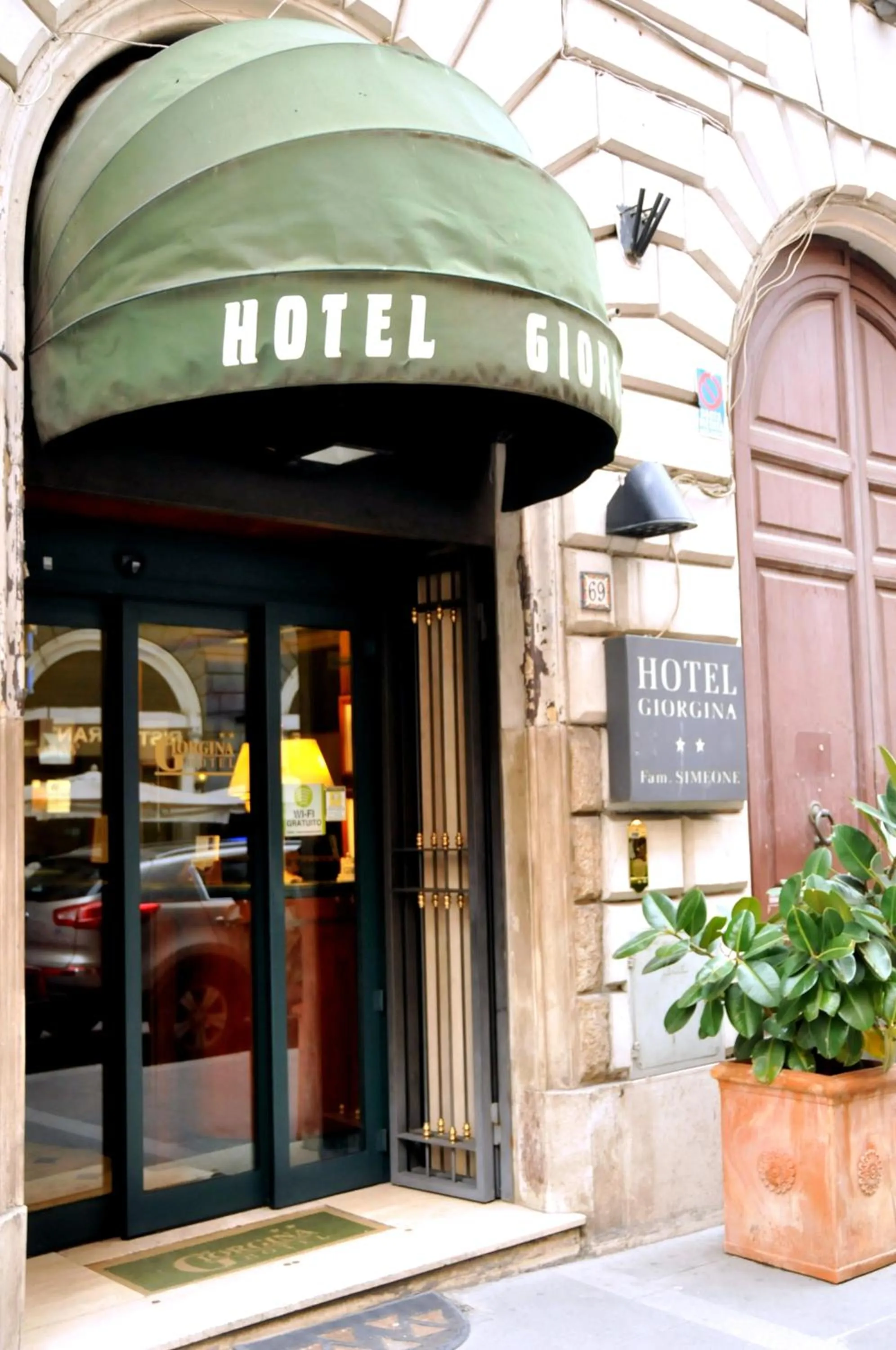 Facade/entrance in Hotel Giorgina