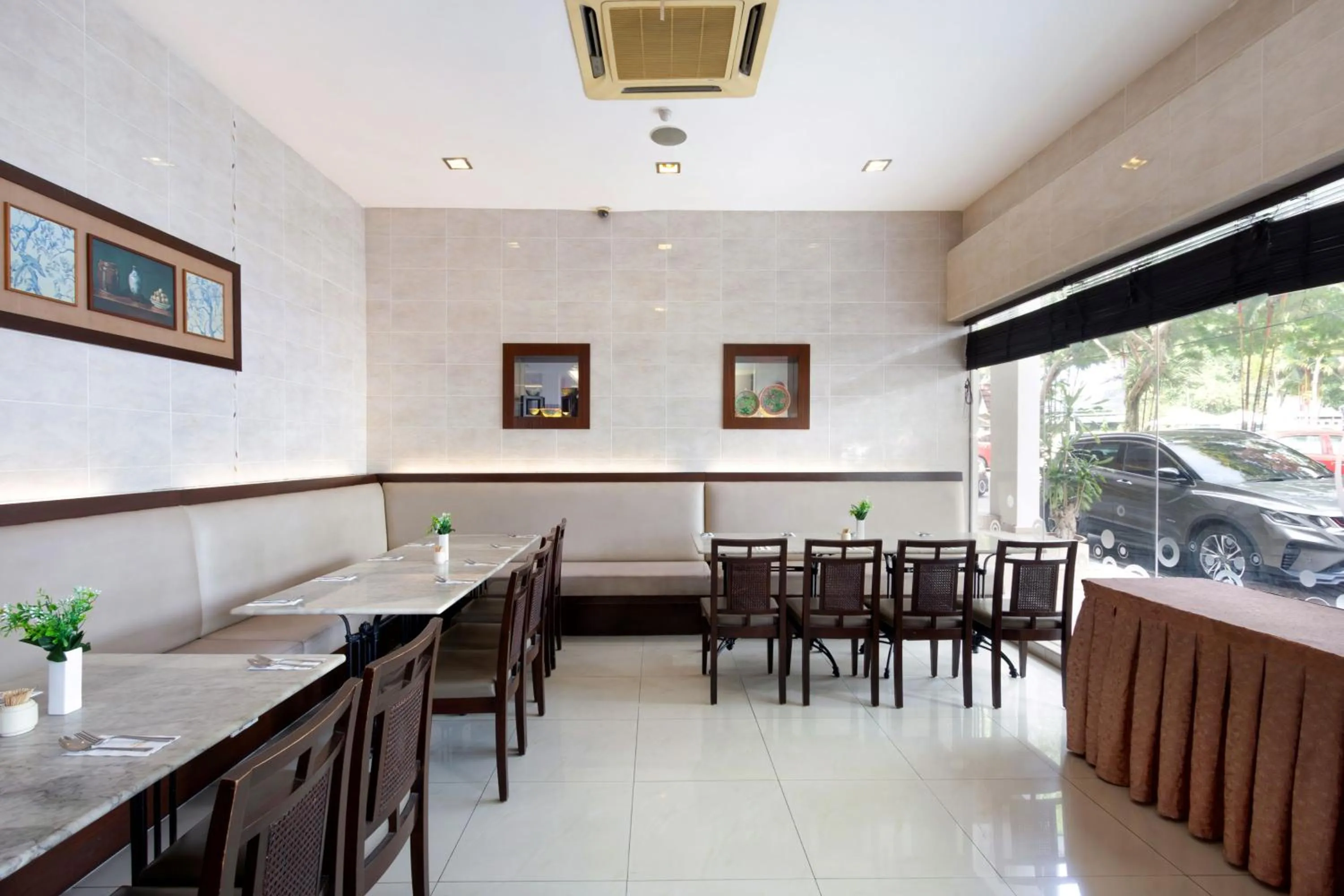 Restaurant/places to eat in Kings Hotel Melaka