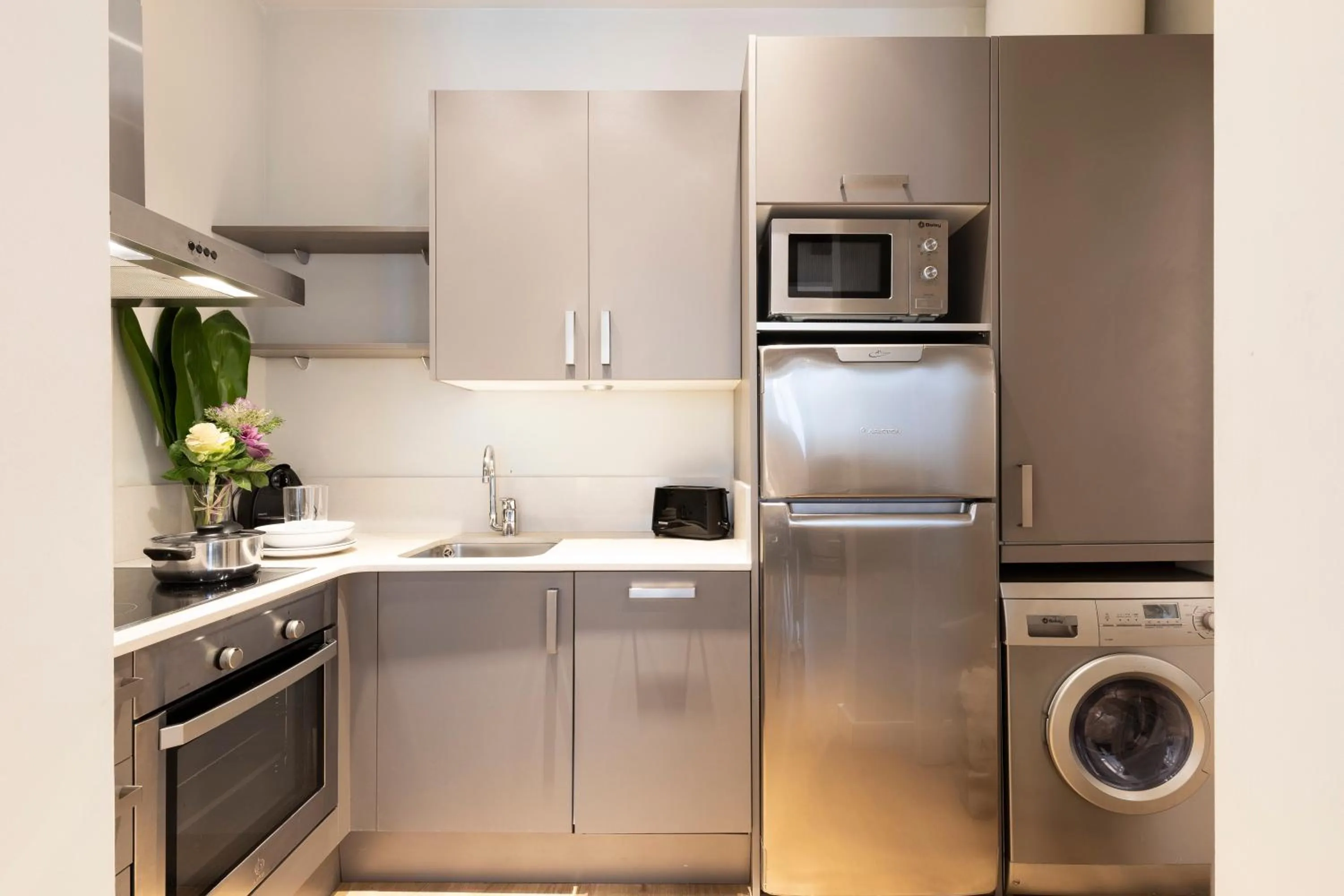 Coffee/tea facilities in Aspasios Urquinaona Apartments