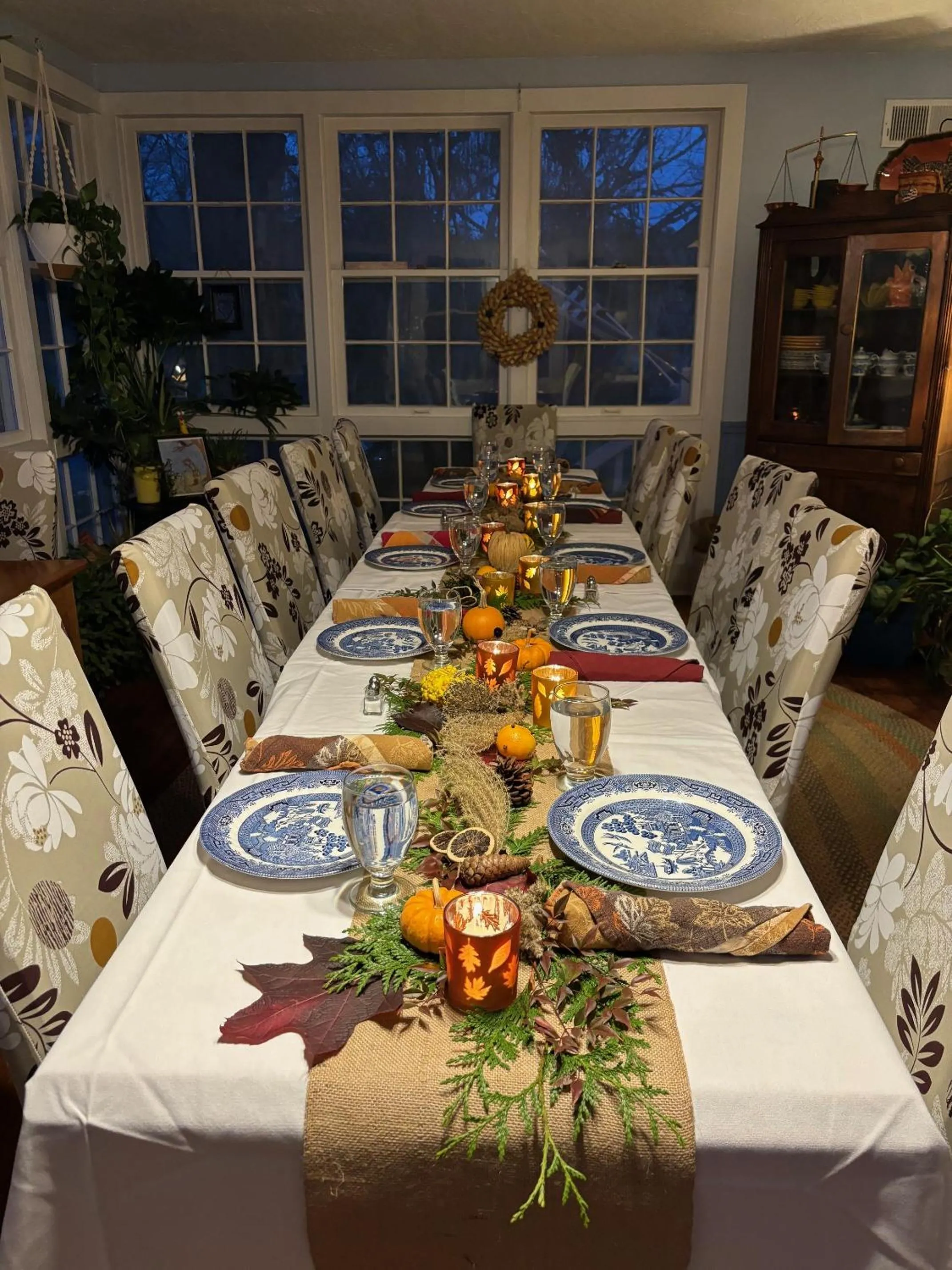 Dining area in Folkestone Inn