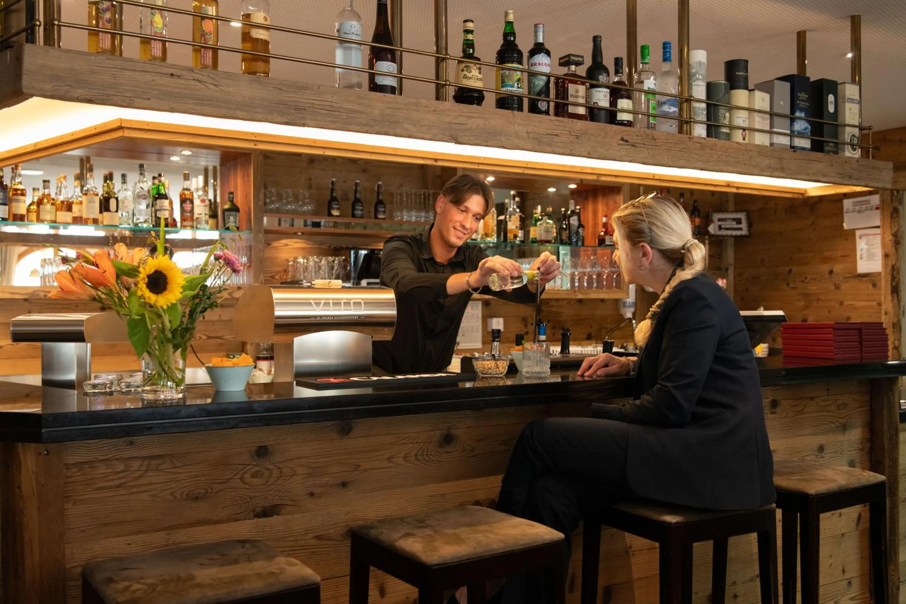 Restaurant/places to eat in Hotel Allegra