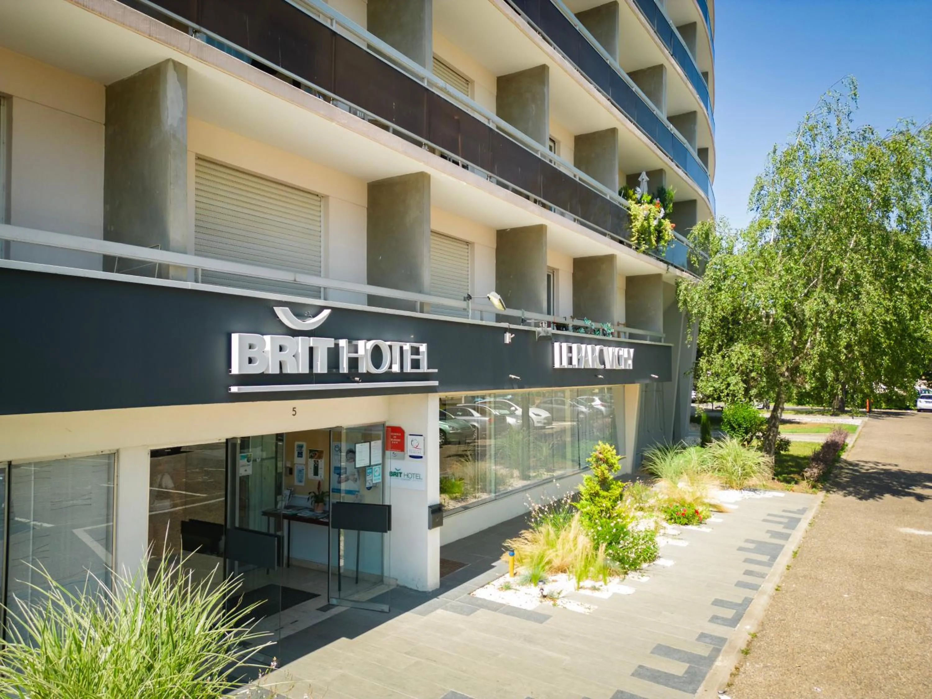 Property building in Brit Hotel Le Parc Vichy