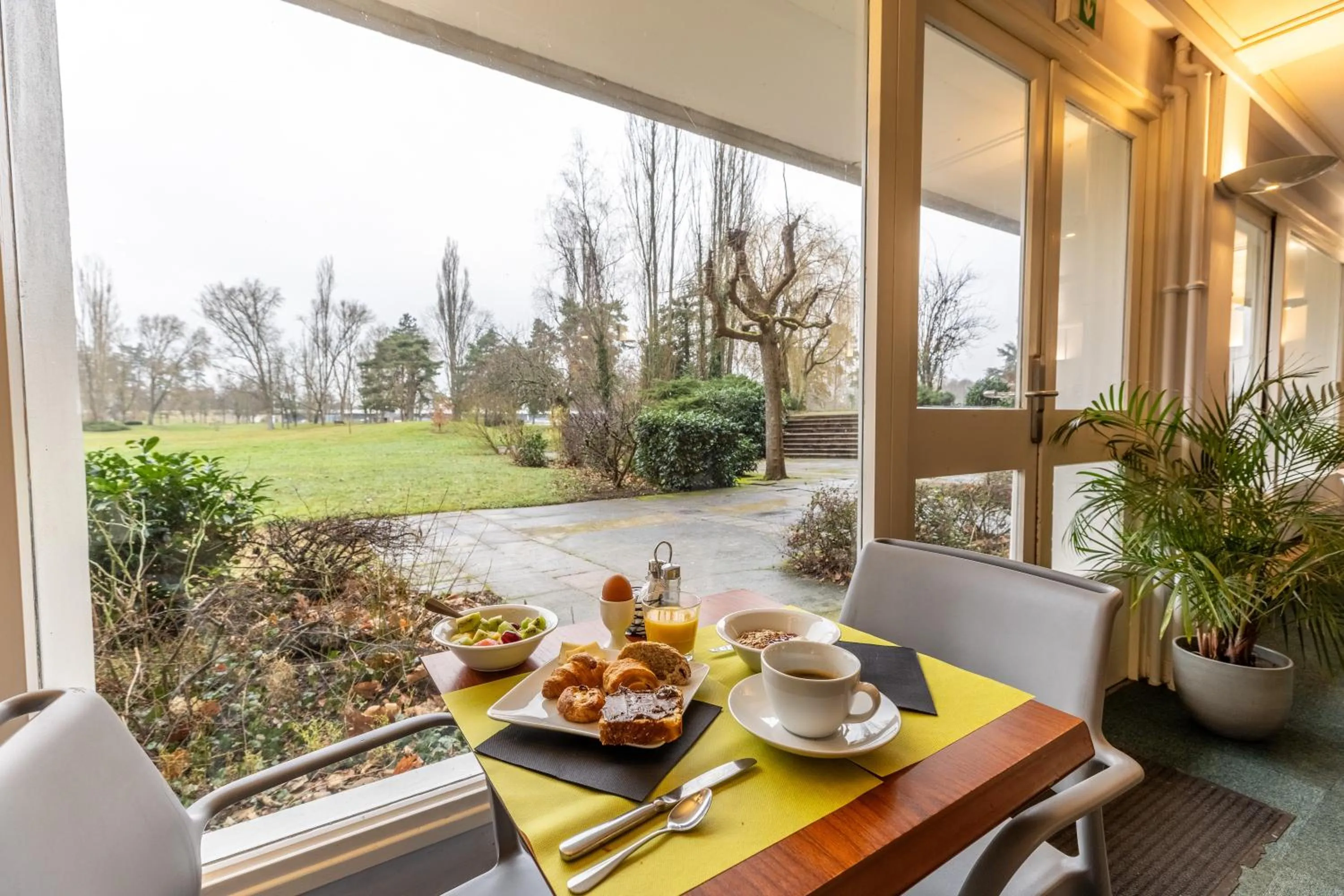Breakfast in Brit Hotel Le Parc Vichy