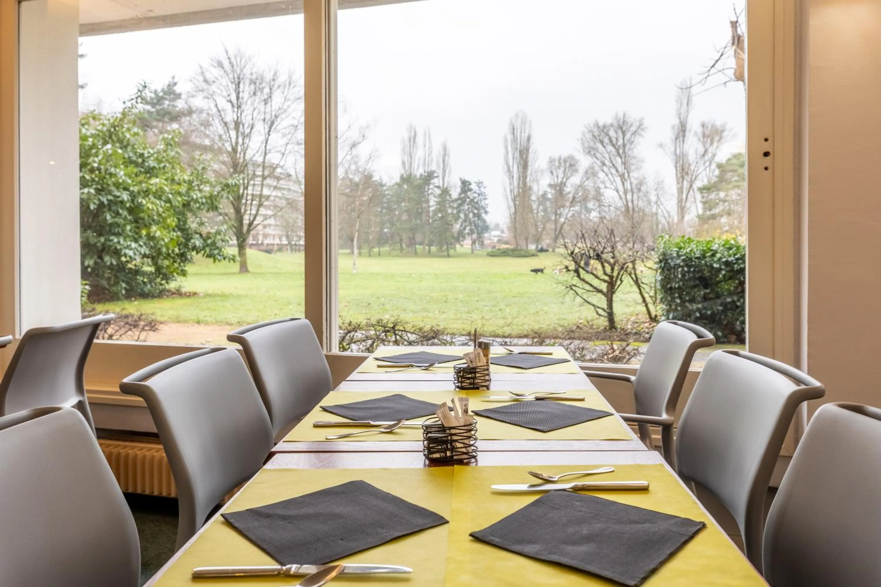 Breakfast in Brit Hotel Le Parc Vichy