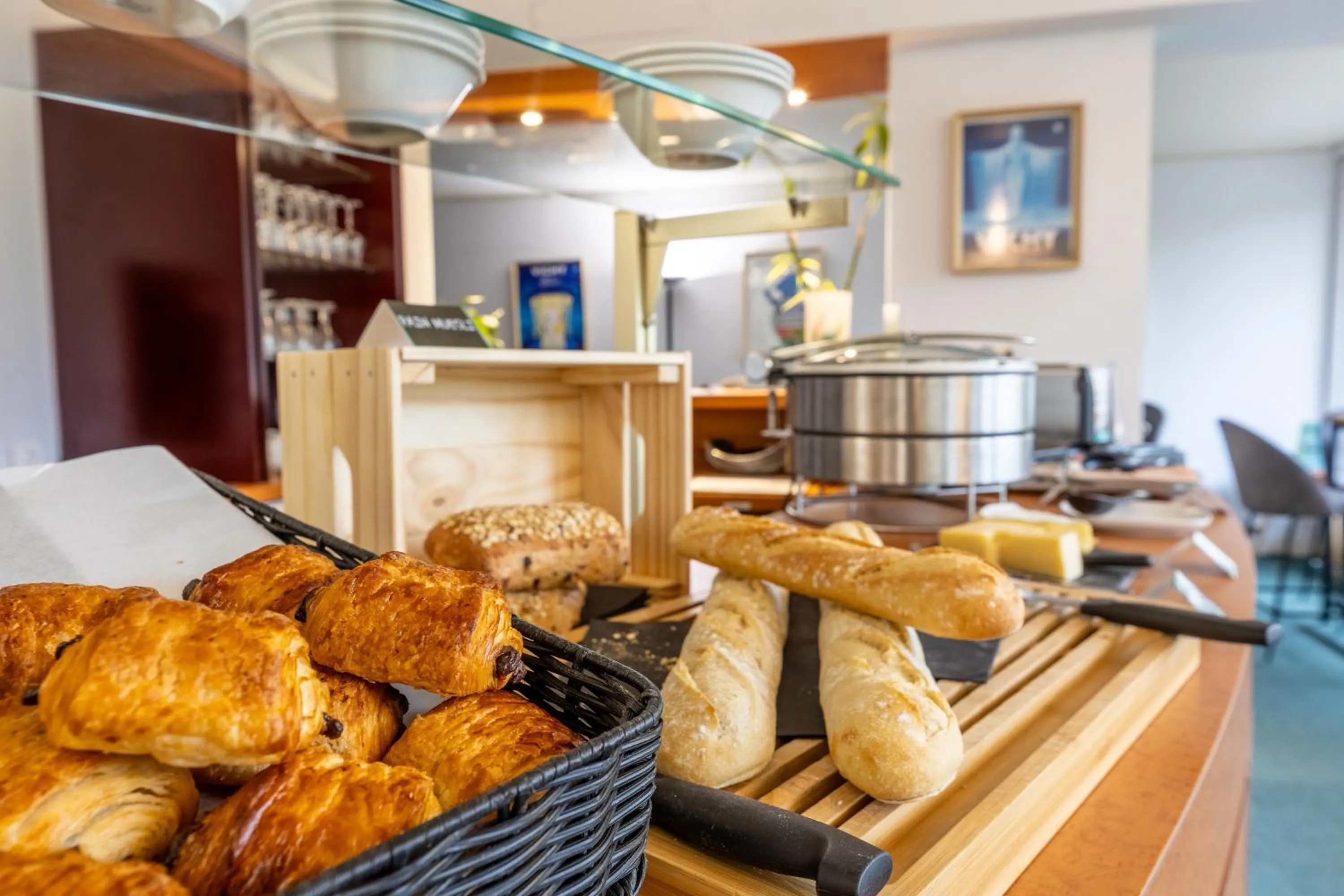 Breakfast in Brit Hotel Le Parc Vichy