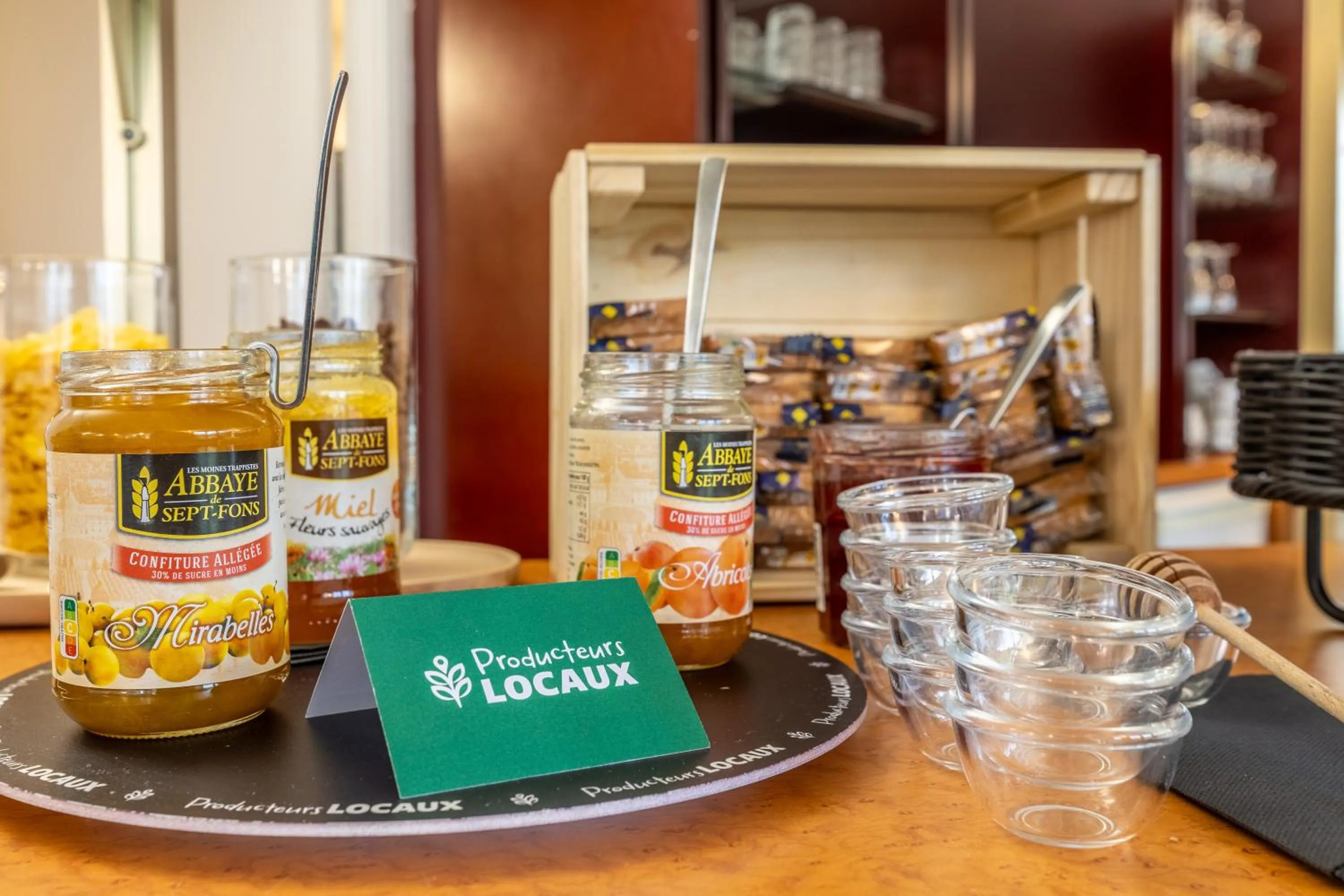 Breakfast in Brit Hotel Le Parc Vichy